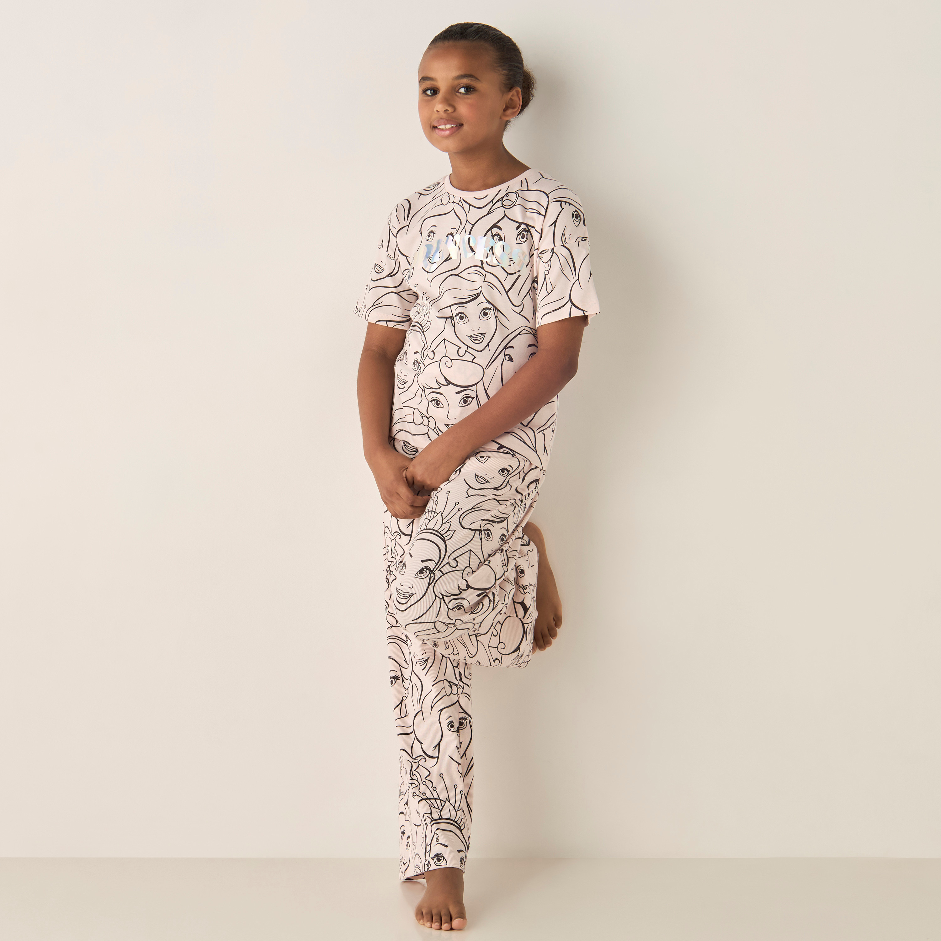 طقم بنطلون بيجاما وتيشيرت بطبعات الأميرات من ديزني-girls-clothing-nightwear-image-1