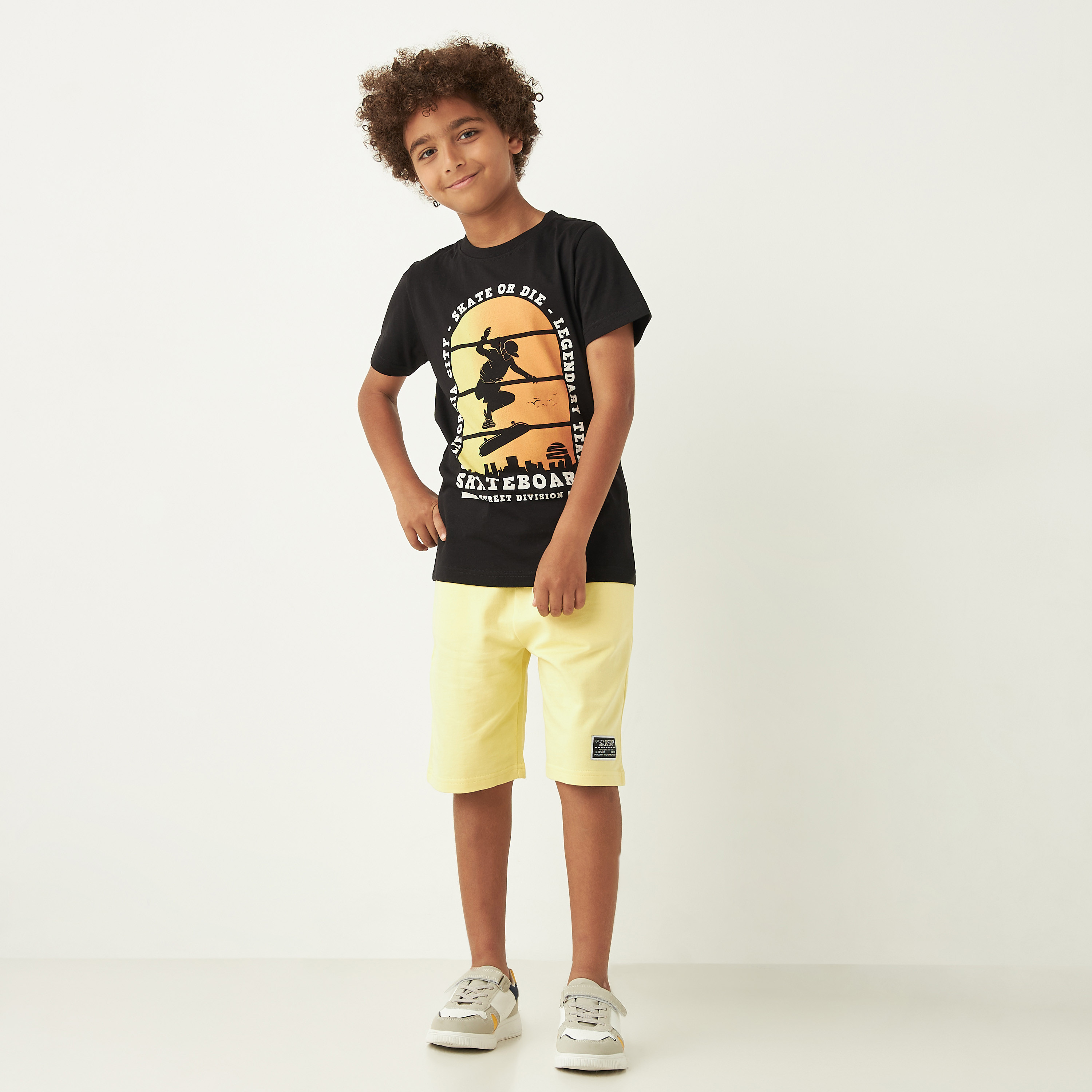 Juniors Skateboard Graphic Print T-shirt with Crew Neck and Short Sleeves-boys-clothing-tshirtsandpolos-image-2