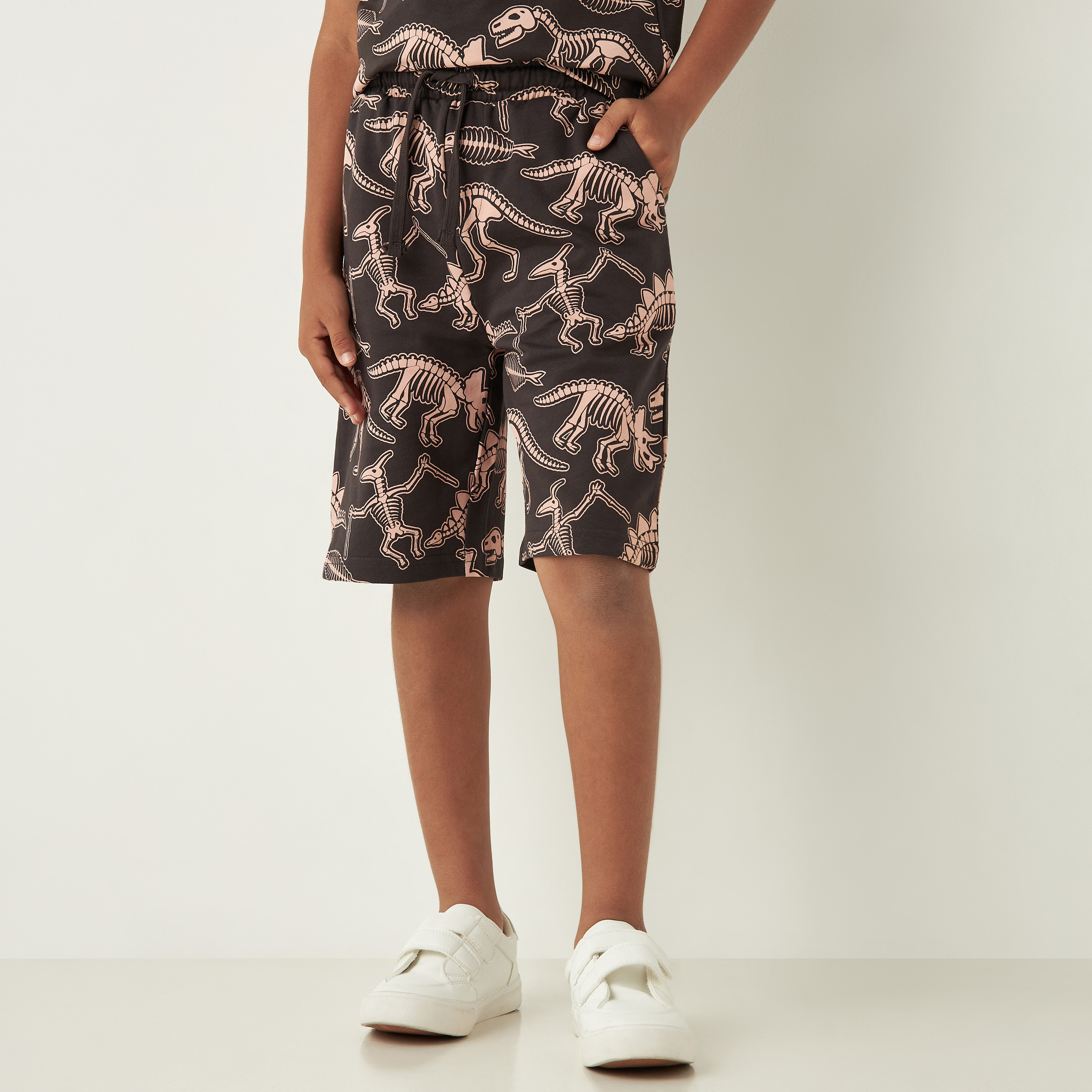 شورت بخصر مطاطي برباط وبطبعات ديناصورات من جونيورز-boys-clothing-bottoms-shorts-image-1