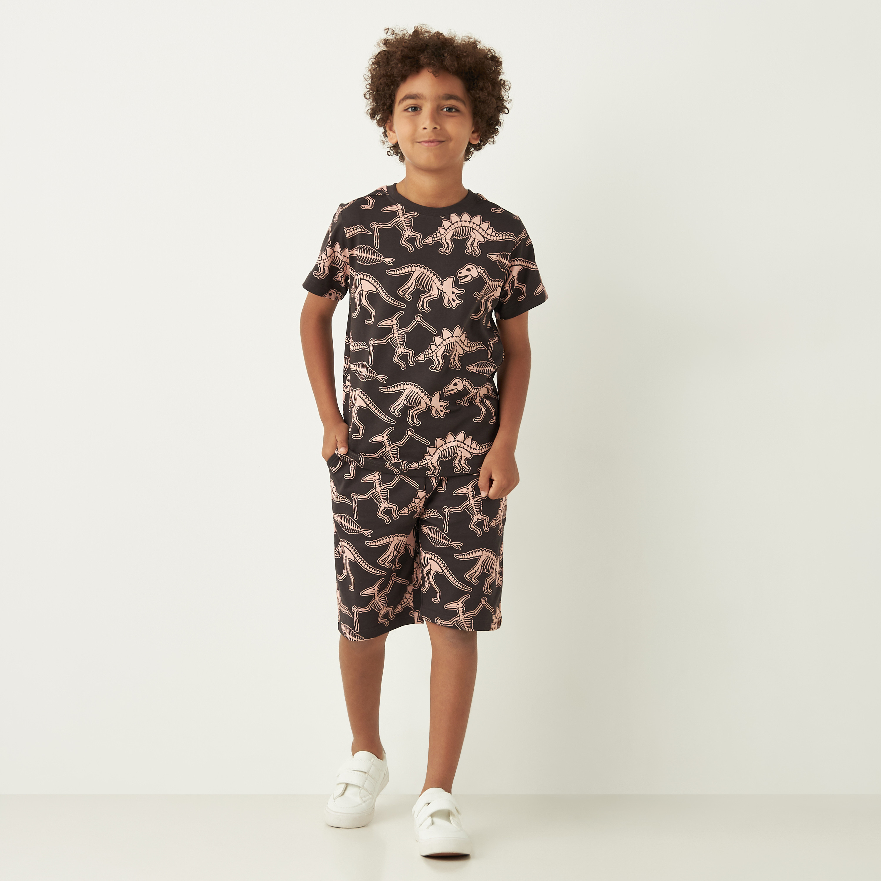 شورت بخصر مطاطي برباط وبطبعات ديناصورات من جونيورز-boys-clothing-bottoms-shorts-image-2