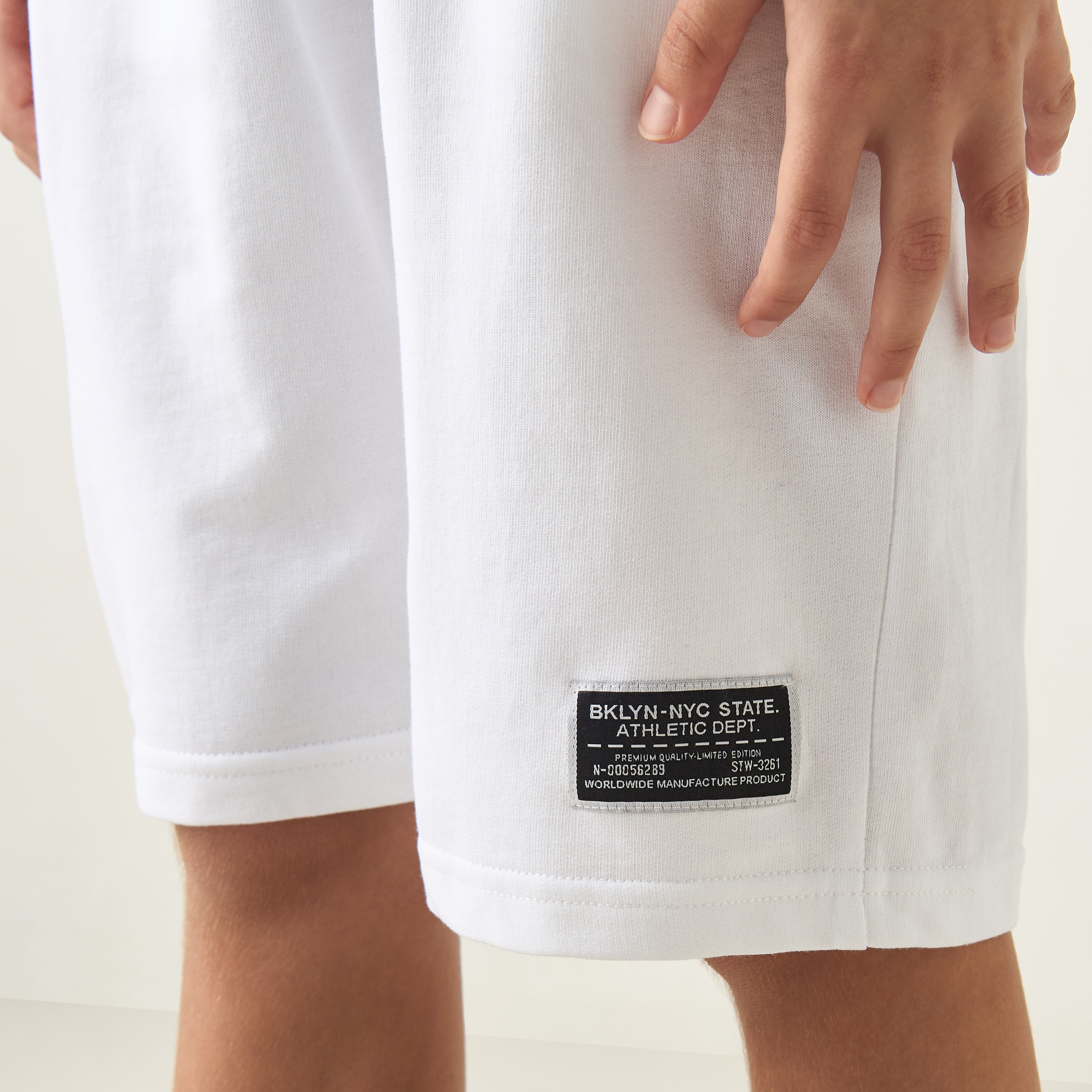 شورت سادة بجيوب ورباط إغلاق من جونيورز-boys-clothing-bottoms-shorts-image-4
