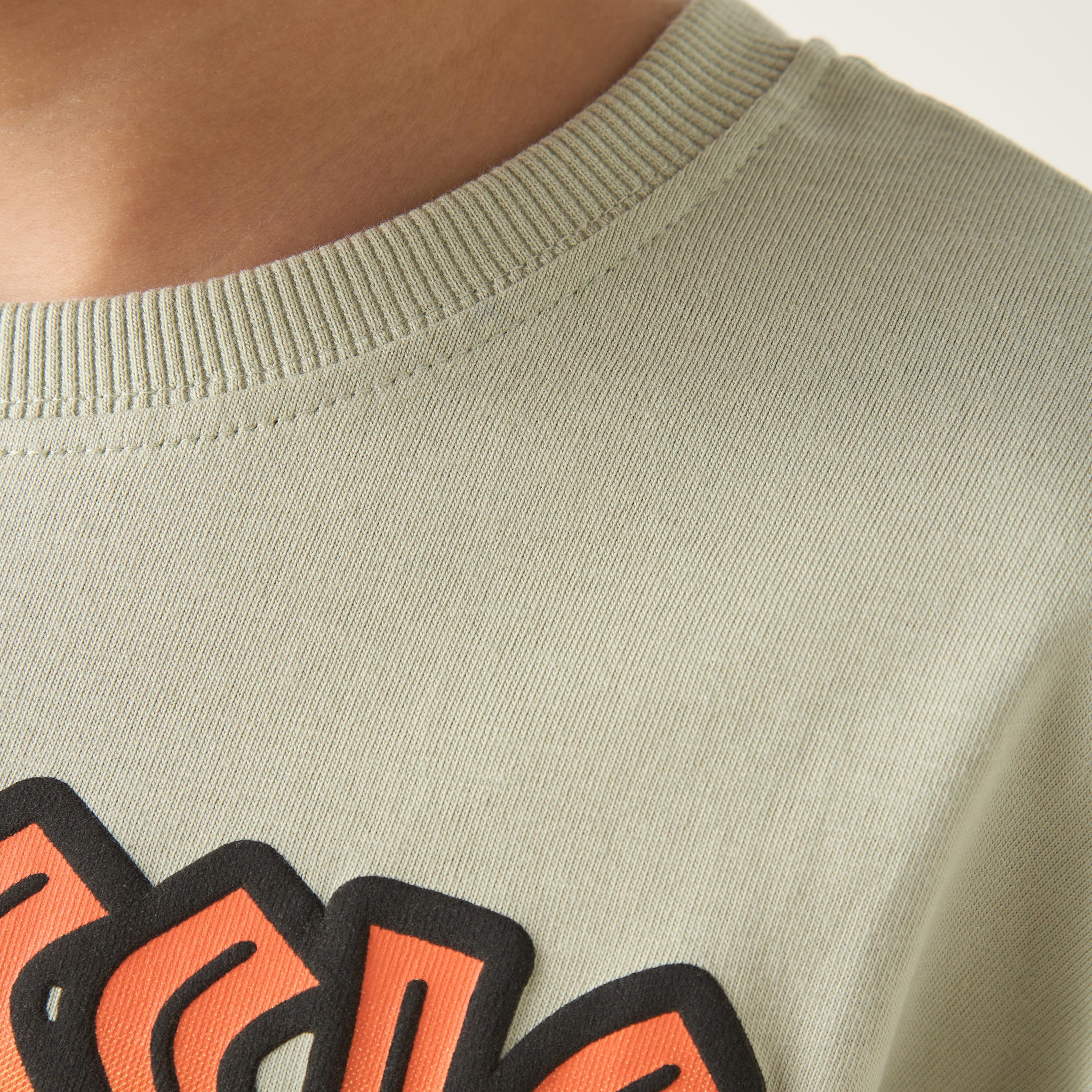 تيشيرت بياقة ضيّقة وأكمام قصيرة وطبعات عالم الديناصورات-boys-clothing-tshirtsandpolos-image-5