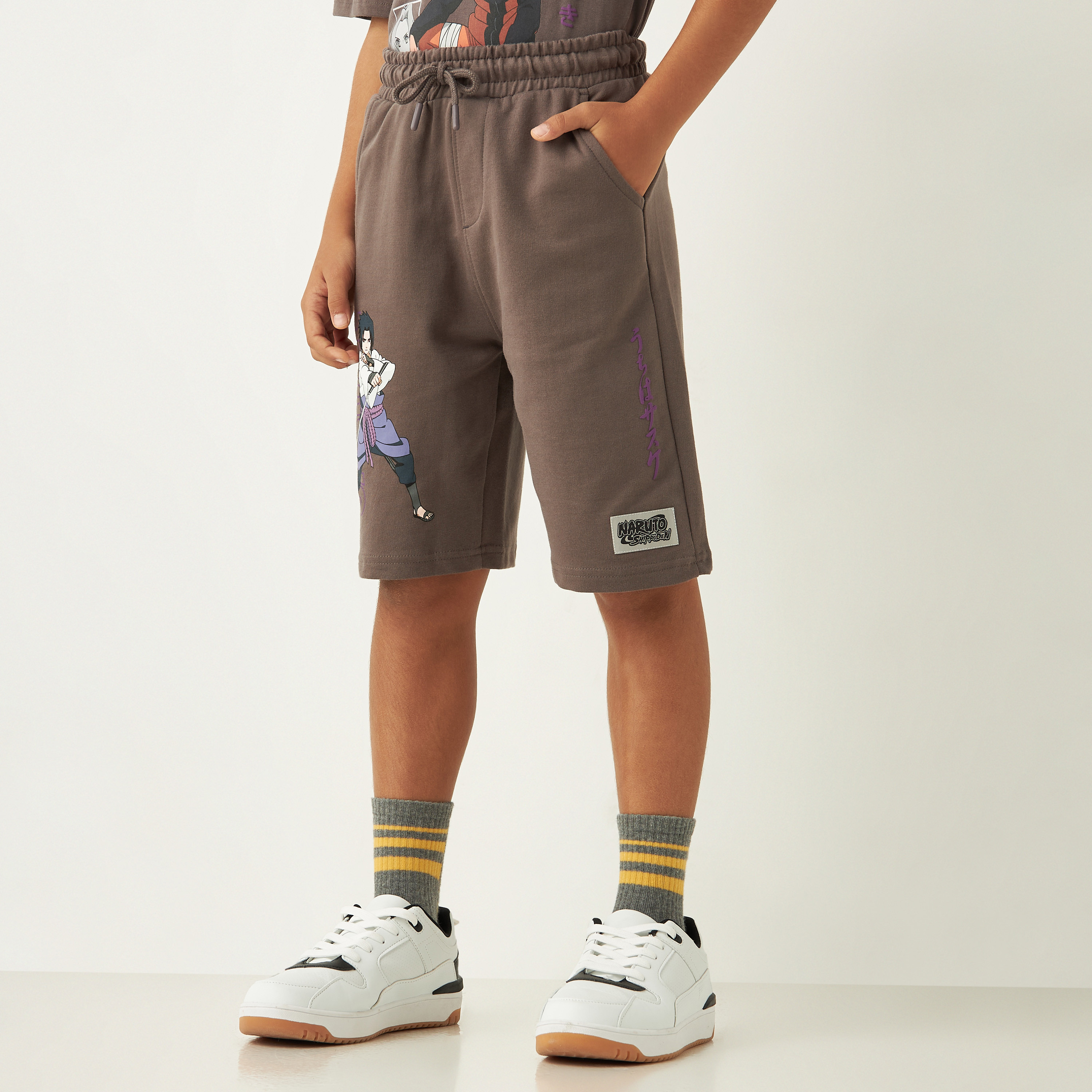 طقم شورت وتيشيرت بياقة ضيقة وطبعات ناروتو-boys-clothing-setsandcoords-image-3
