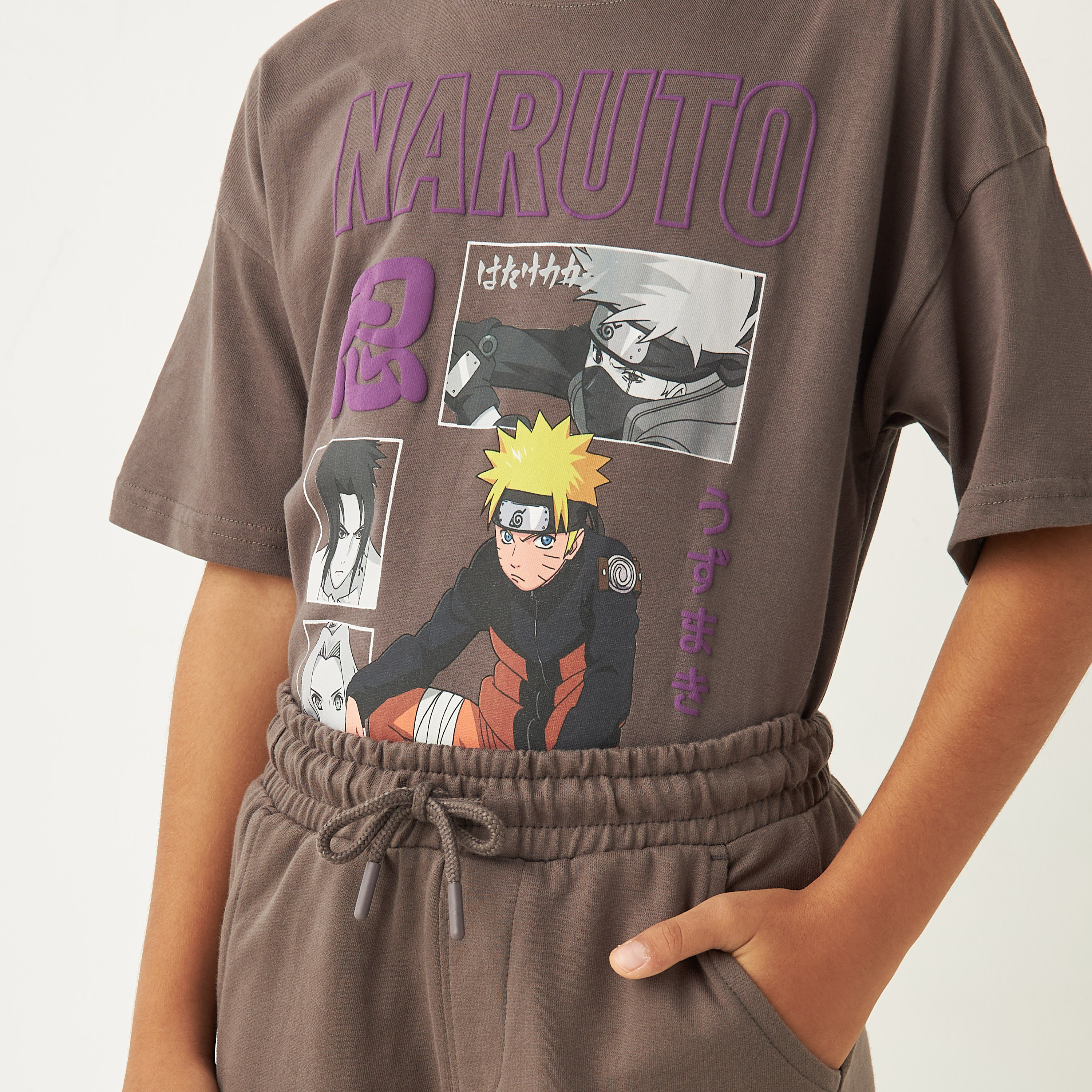 طقم شورت وتيشيرت بياقة ضيقة وطبعات ناروتو-boys-clothing-setsandcoords-image-5
