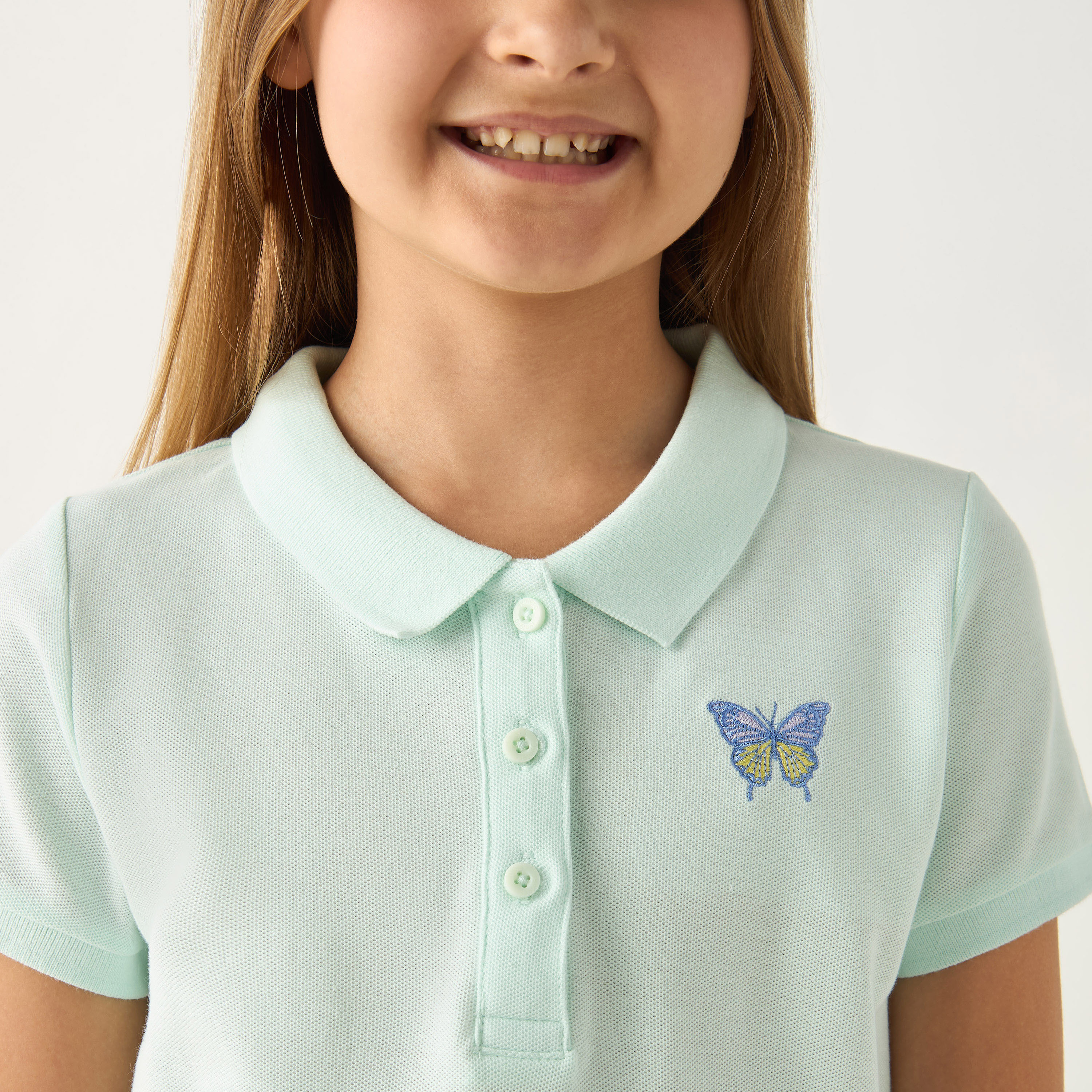 تيشيرت بولو بأكمام قصيرة وتطريز فراشة من جونيورز-girls-clothing-tshirts-image-4