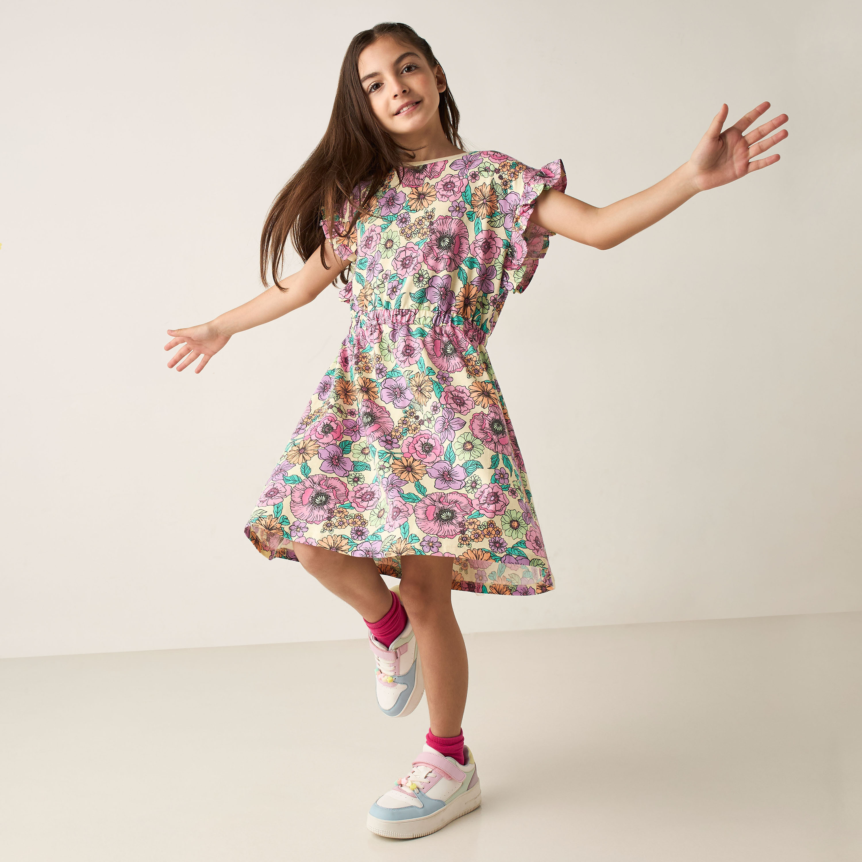 فستان إيه لاين بأكمام قصيرة وكشكش وطبعات أزهار من جونيورز-girls-clothing-dressesandjumpsuits-image-2
