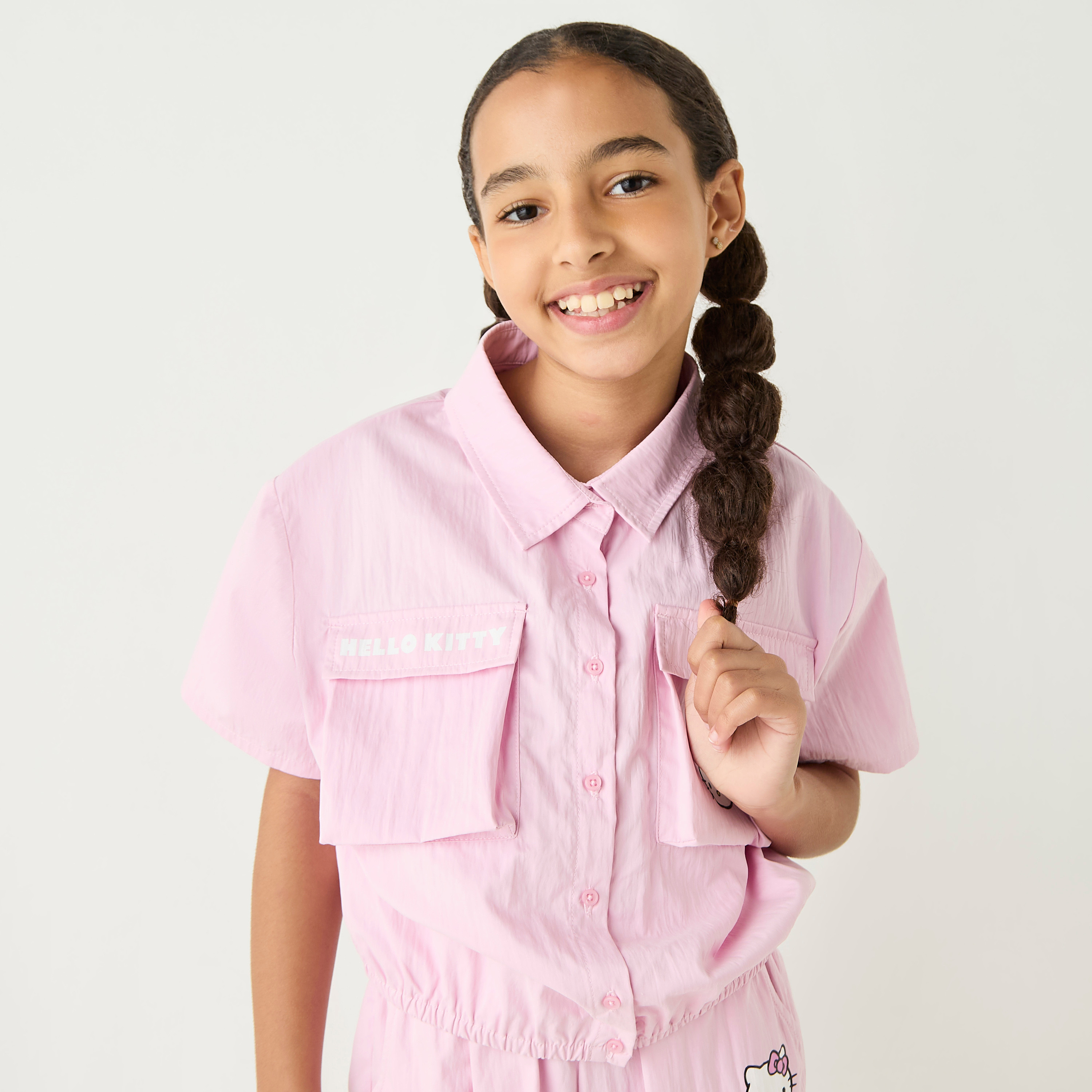 قميص بطبعات هالو كيتي وأكمام قصيرة وحواف مطاطية من سانريو-girls-clothing-blousesandshirts-image-4