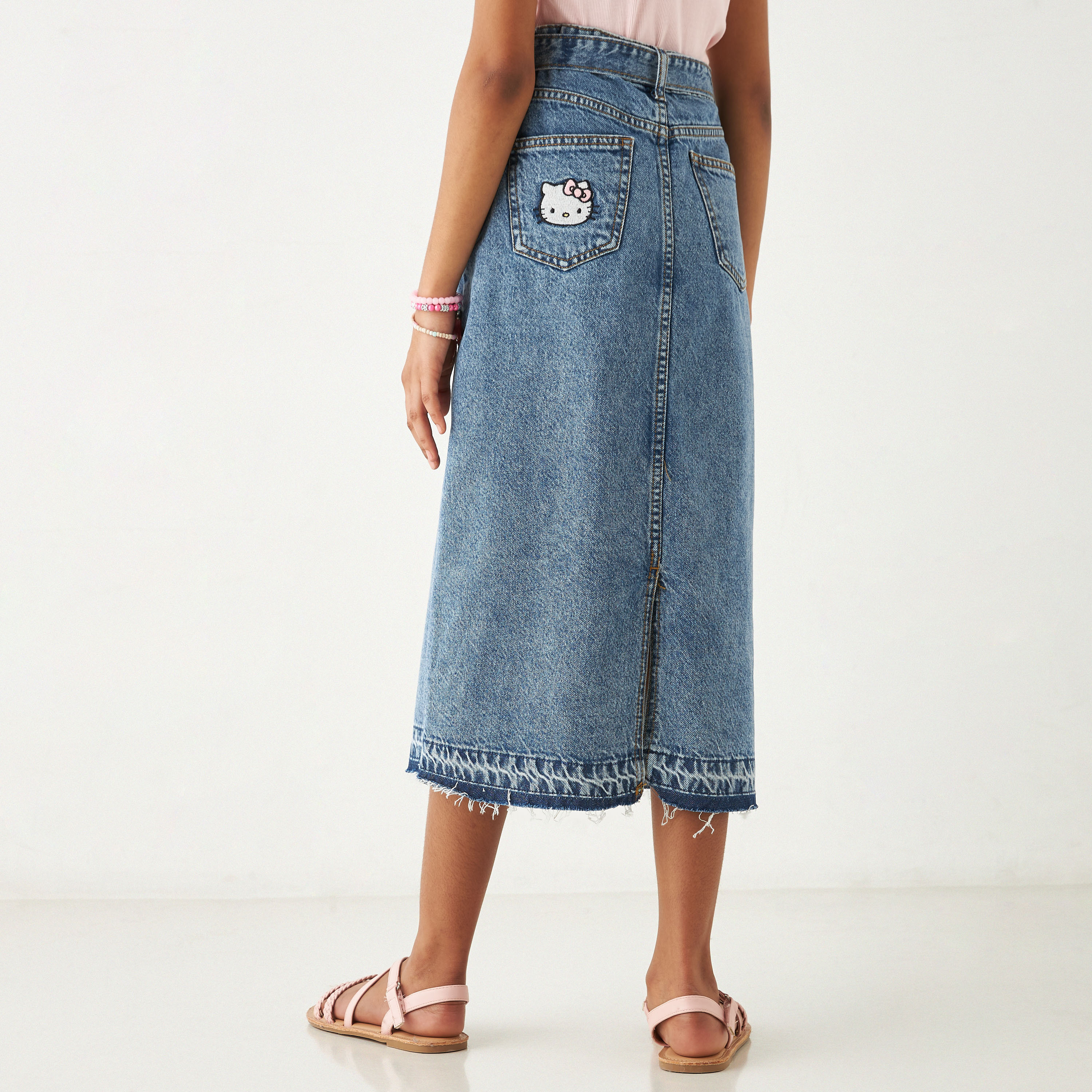 تنورة دينم بتطريز هالو كيتي مع تفاصيل رباط-girls-clothing-bottoms-skirts-image-3