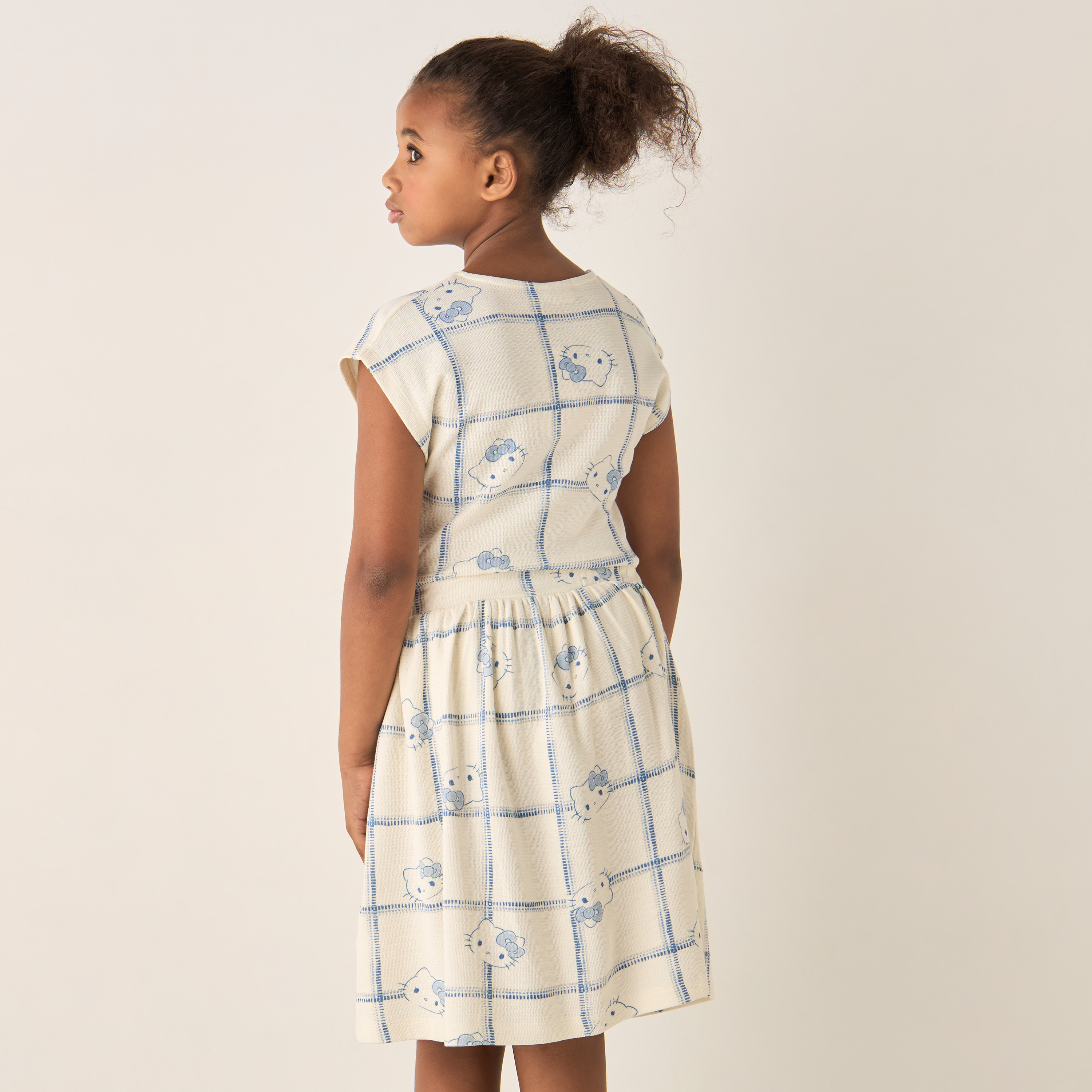 Sanrio Hello Kitty Print Dress with Cut-Out Detail-girls-clothing-dressesandjumpsuits-image-3