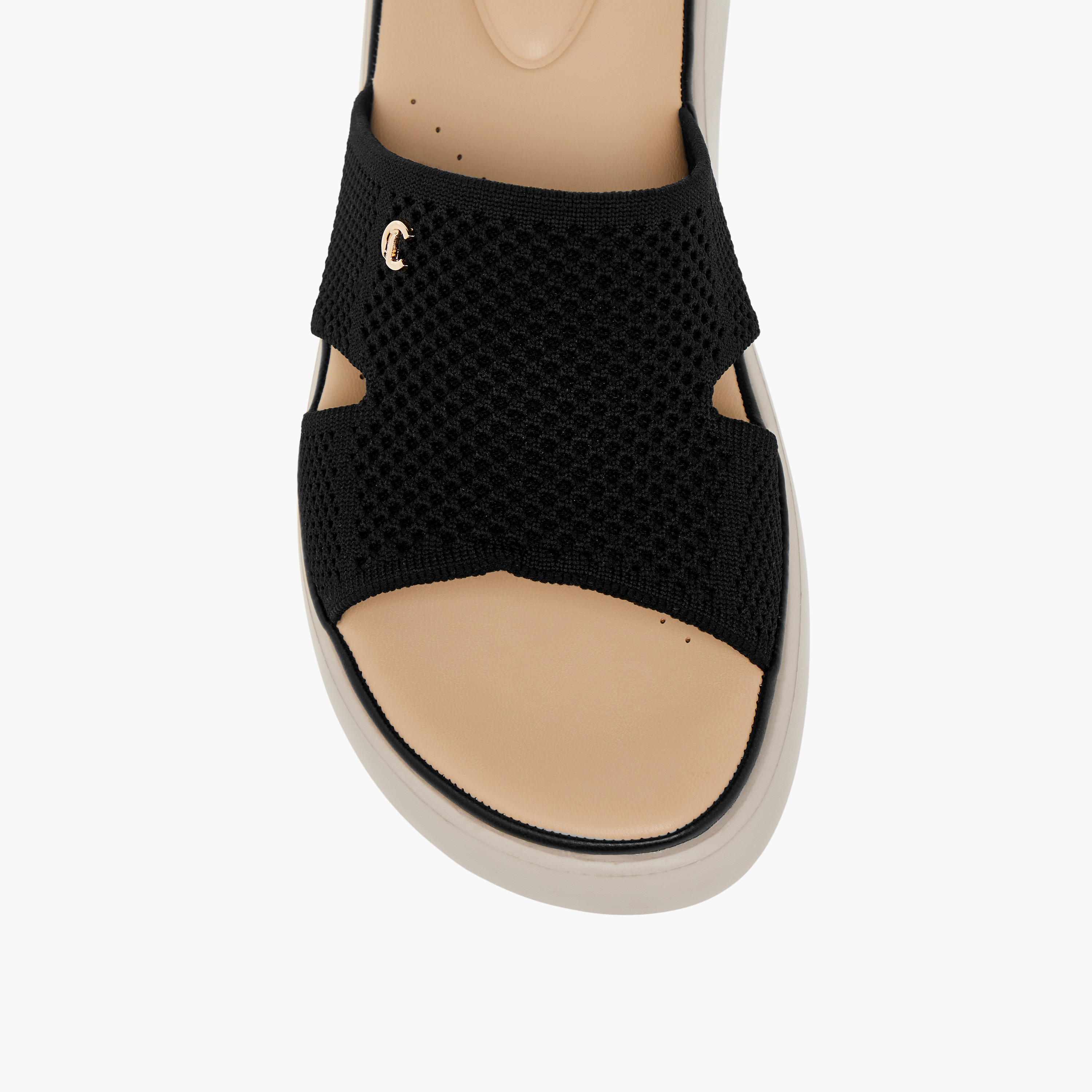 صندل مسطّح مريح سهل الارتداء بتفاصيل مفرغة من لو كونفورت-women-shoes-sandals-heeled-image-10