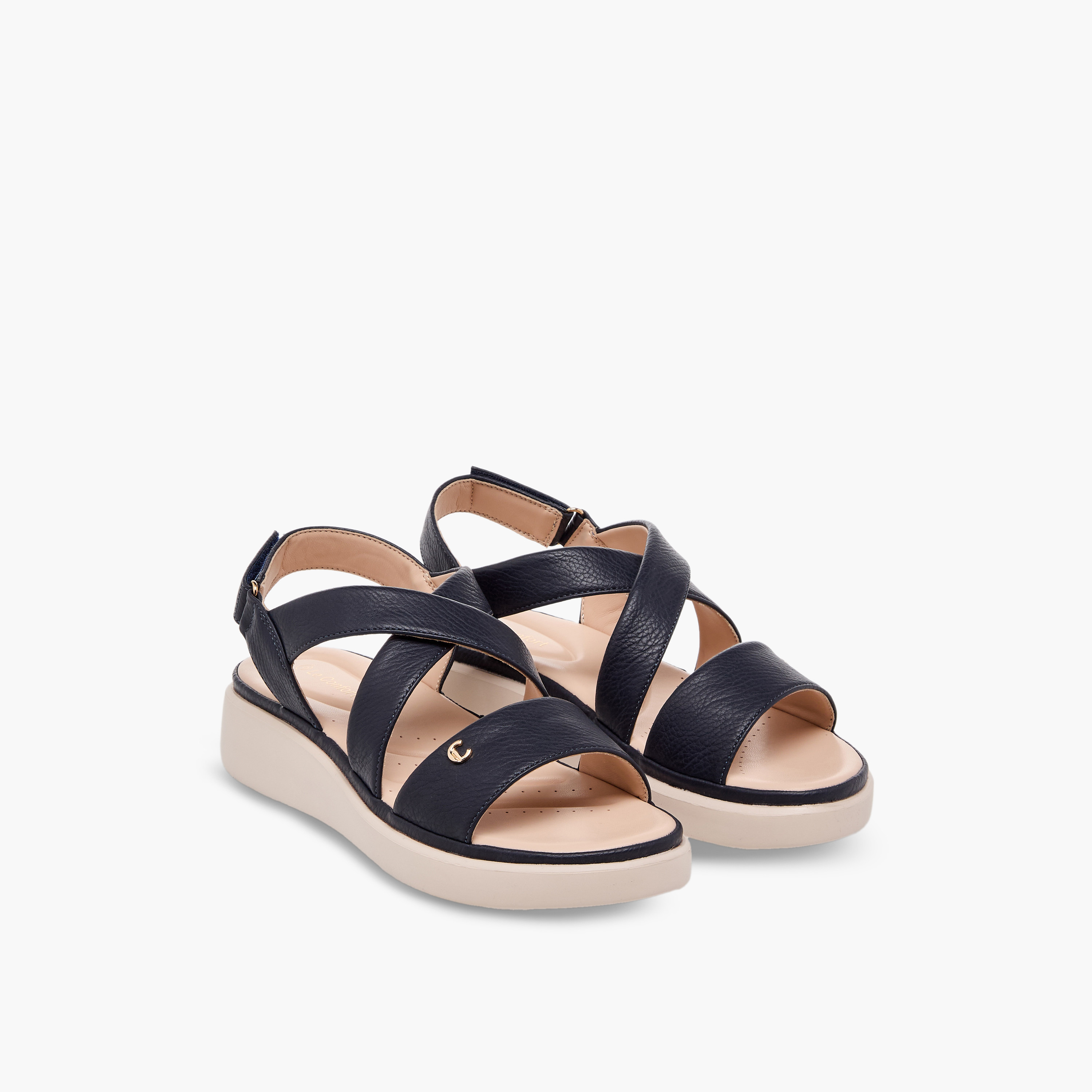 صندل بارز الملمس بأحزمة متقاطعة للنساء من لو كونفورت-women-shoes-sandals-heeled-image-1