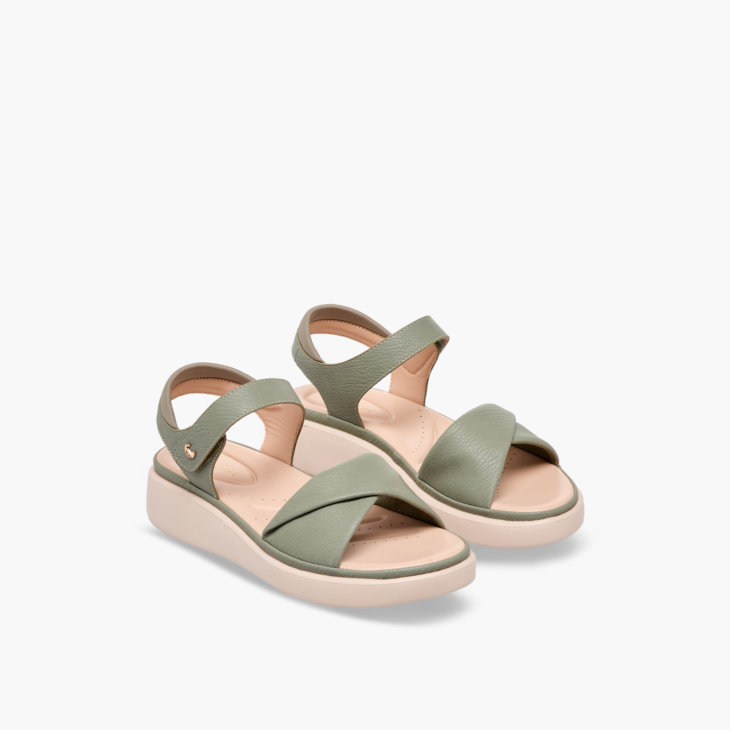 صندل بأحزمة وشريط لاصق من لو كونفورت-women-shoes-flats-sandals-image-1