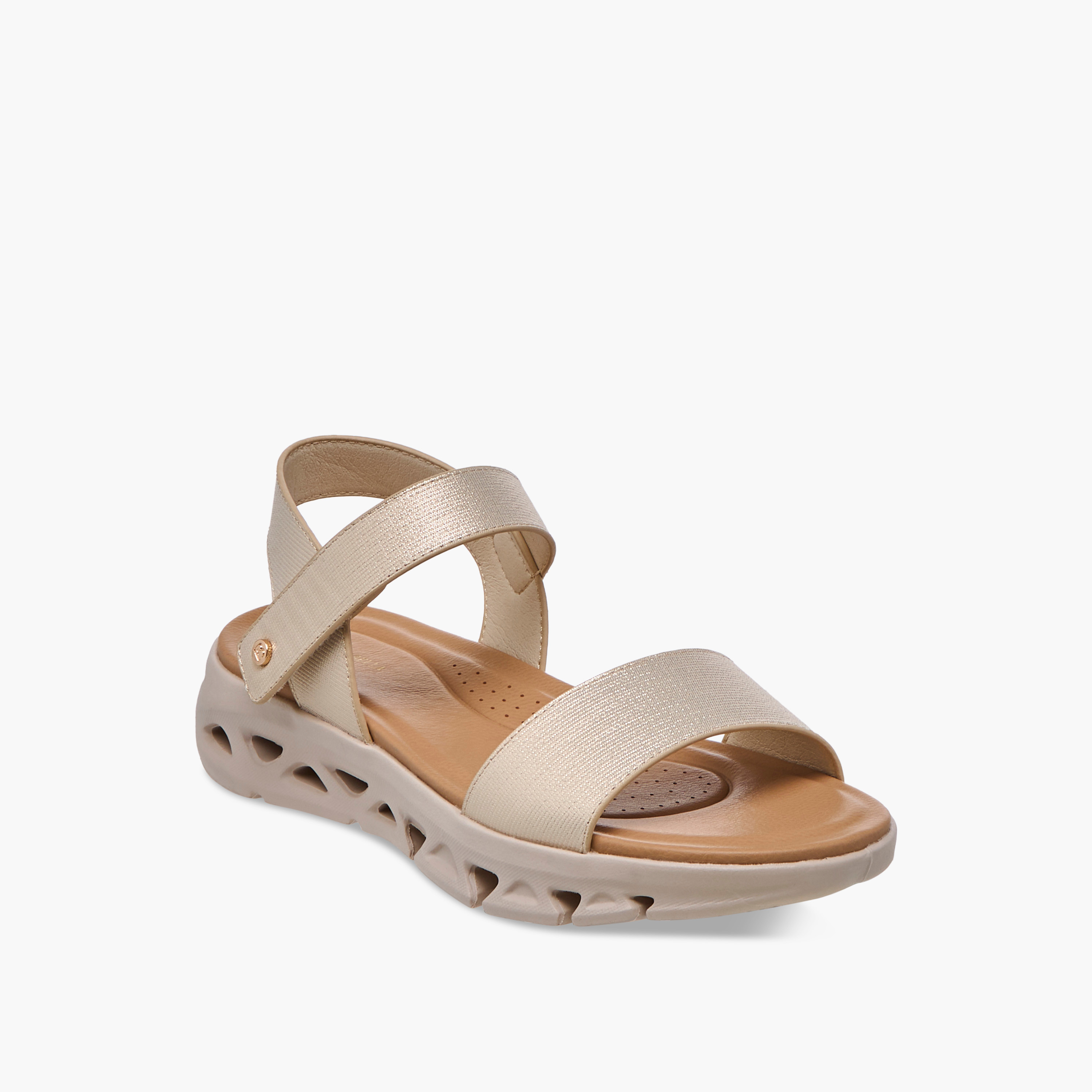 صندل بارز الملمس بأحزمة وشريط إغلاق لاصق من فلورا بيلا-women-shoes-flats-sandals-image-2