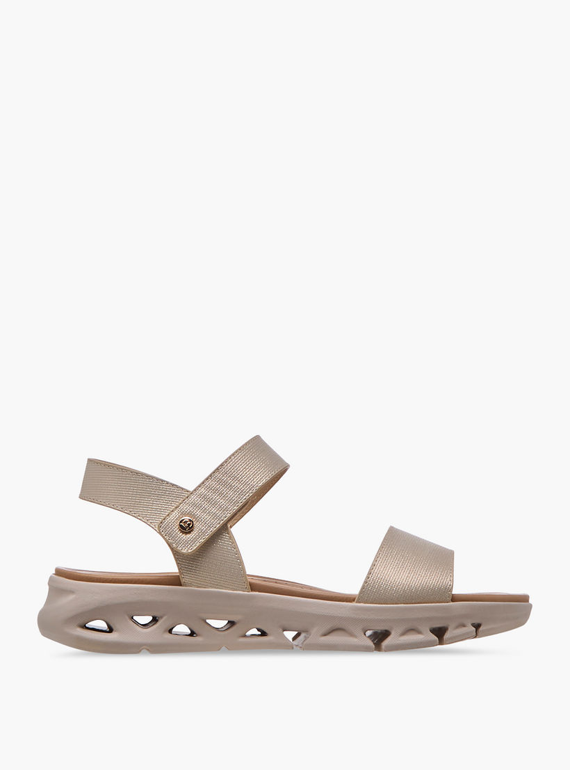 صندل بارز الملمس بأحزمة وشريط إغلاق لاصق من فلورا بيلا-women-shoes-flats-sandals-image-3