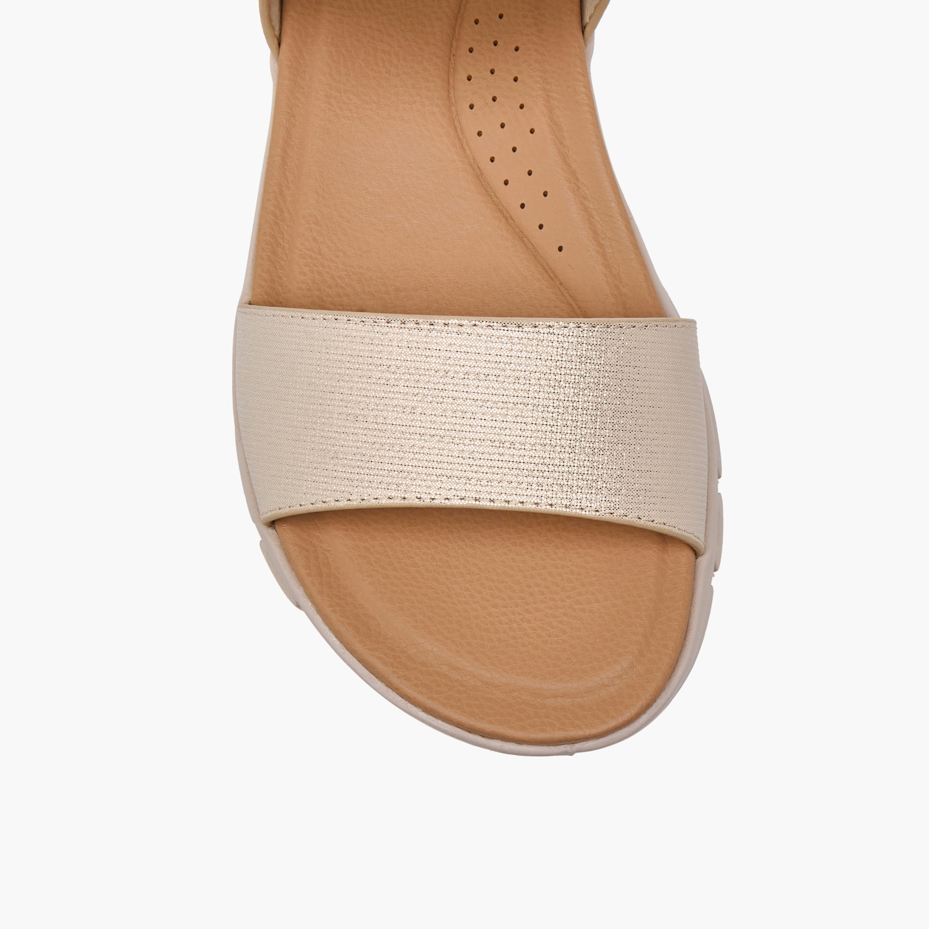 صندل بارز الملمس بأحزمة وشريط إغلاق لاصق من فلورا بيلا-women-shoes-flats-sandals-image-4