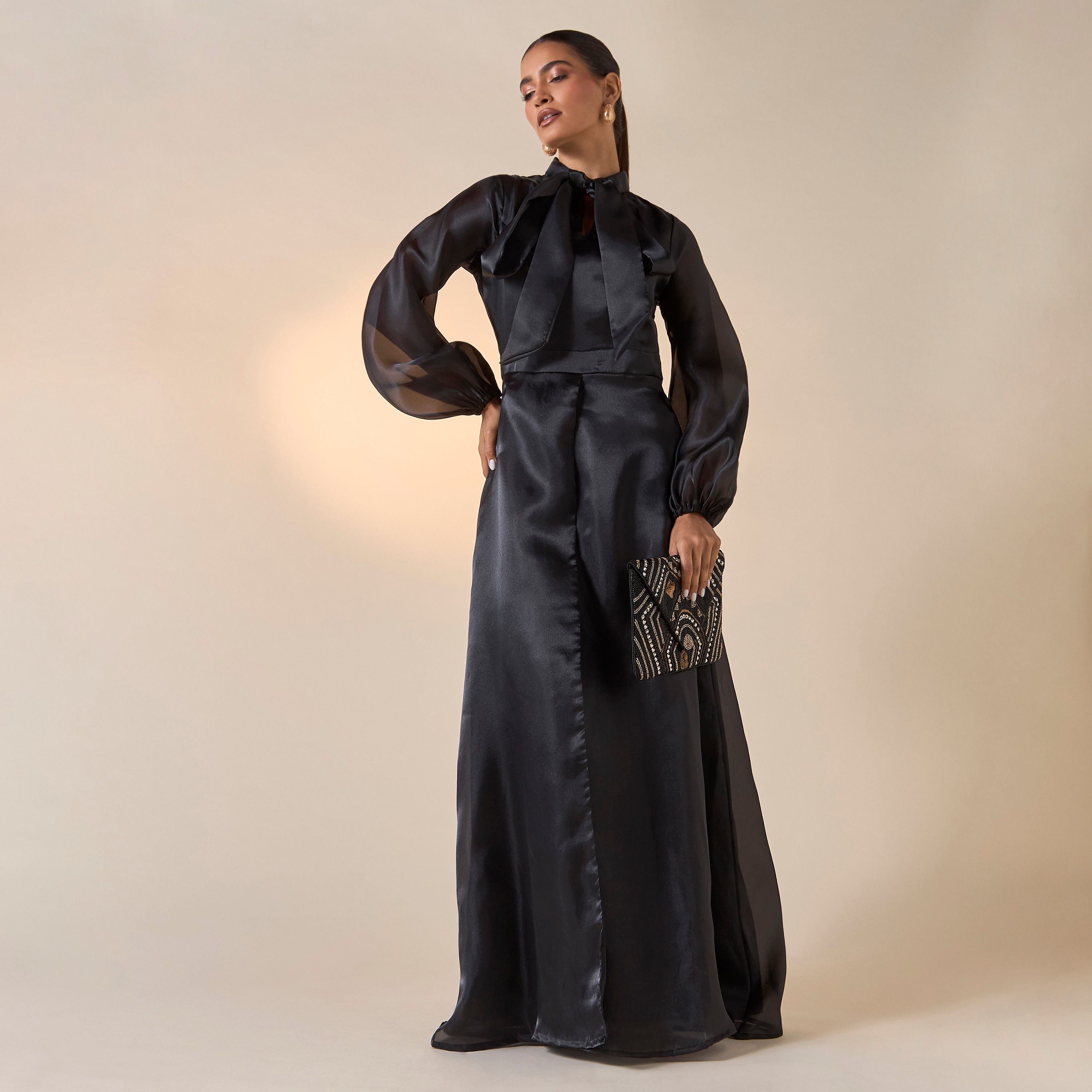 فستان سادة بياقة فيونكة وأكمام منفوخة من فيور-women-clothing-dresses-image-1