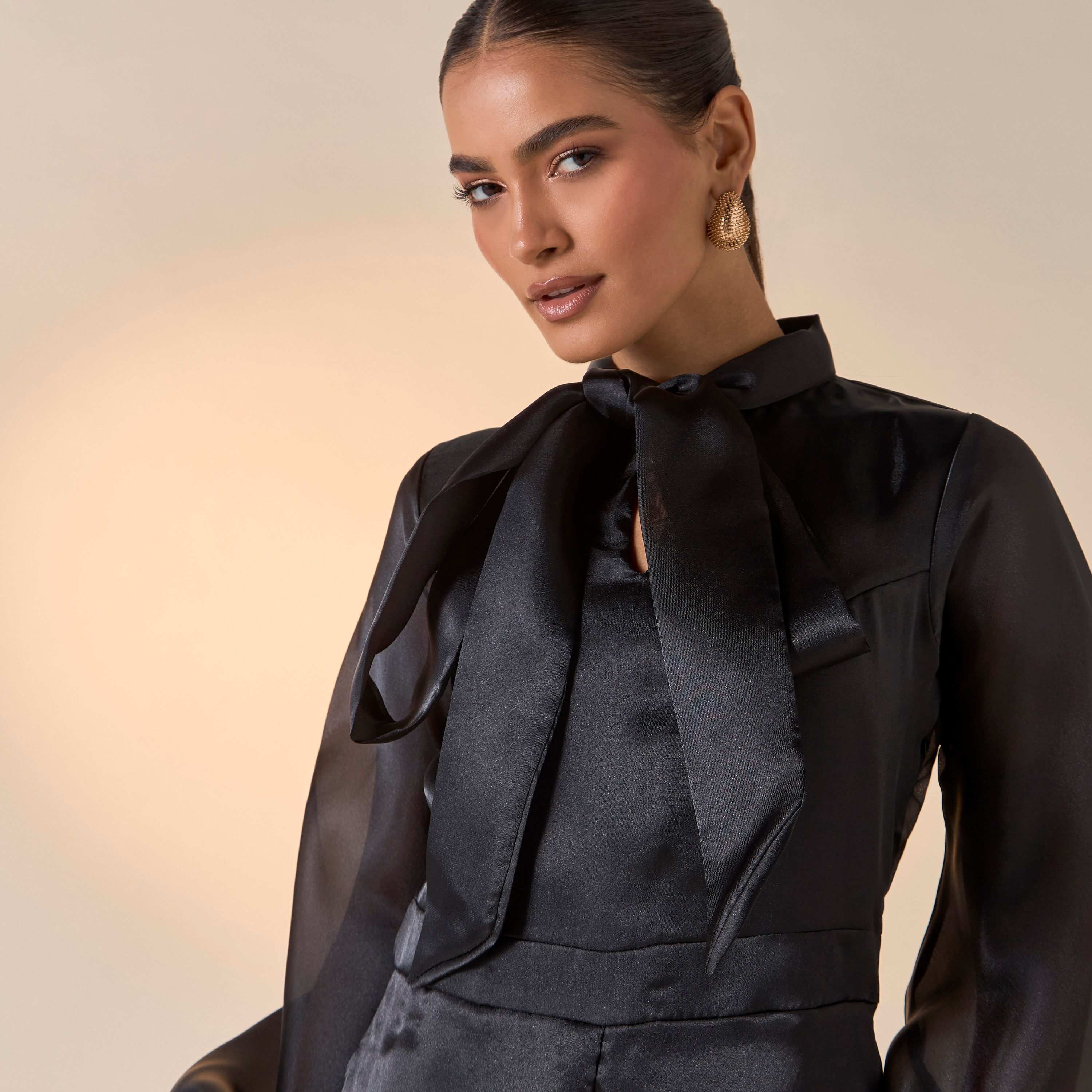 فستان سادة بياقة فيونكة وأكمام منفوخة من فيور-women-clothing-dresses-image-4