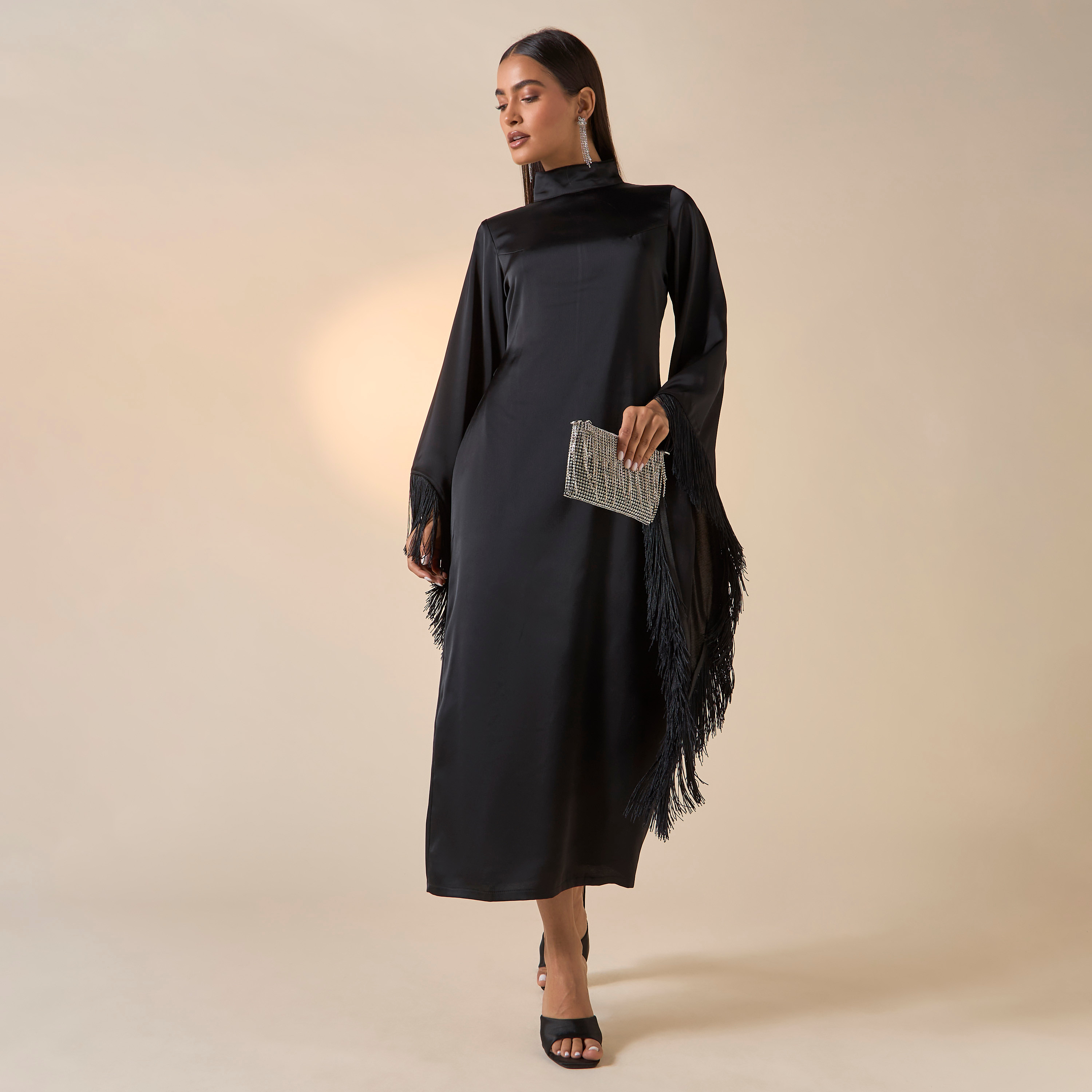 فستان سادة بياقة عالية وأكمام بتفاصيل شراشيب من فيور-women-clothing-dresses-image-2