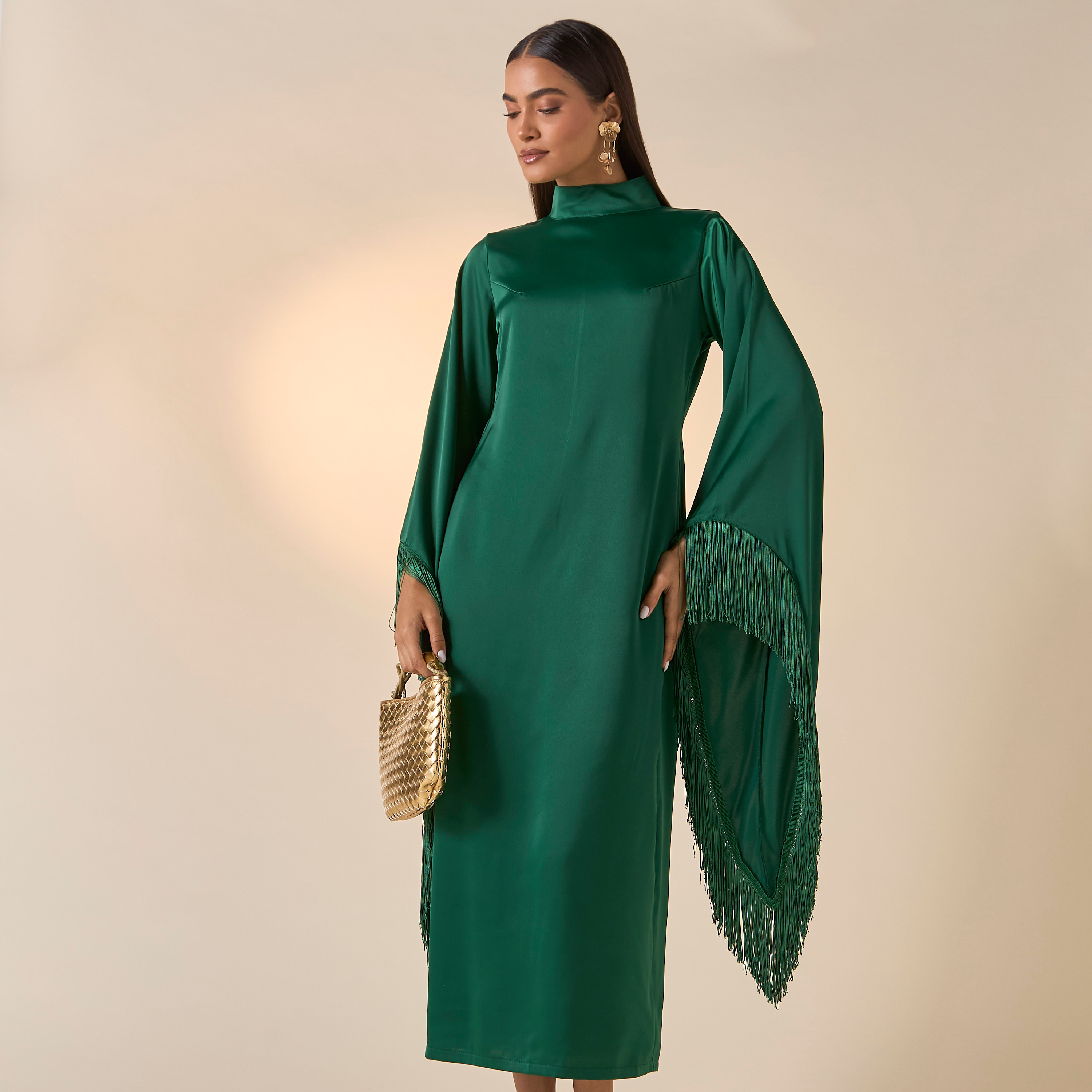 فستان سادة بياقة عالية وأكمام بتفاصيل شراشيب من فيور-women-clothing-dresses-image-6