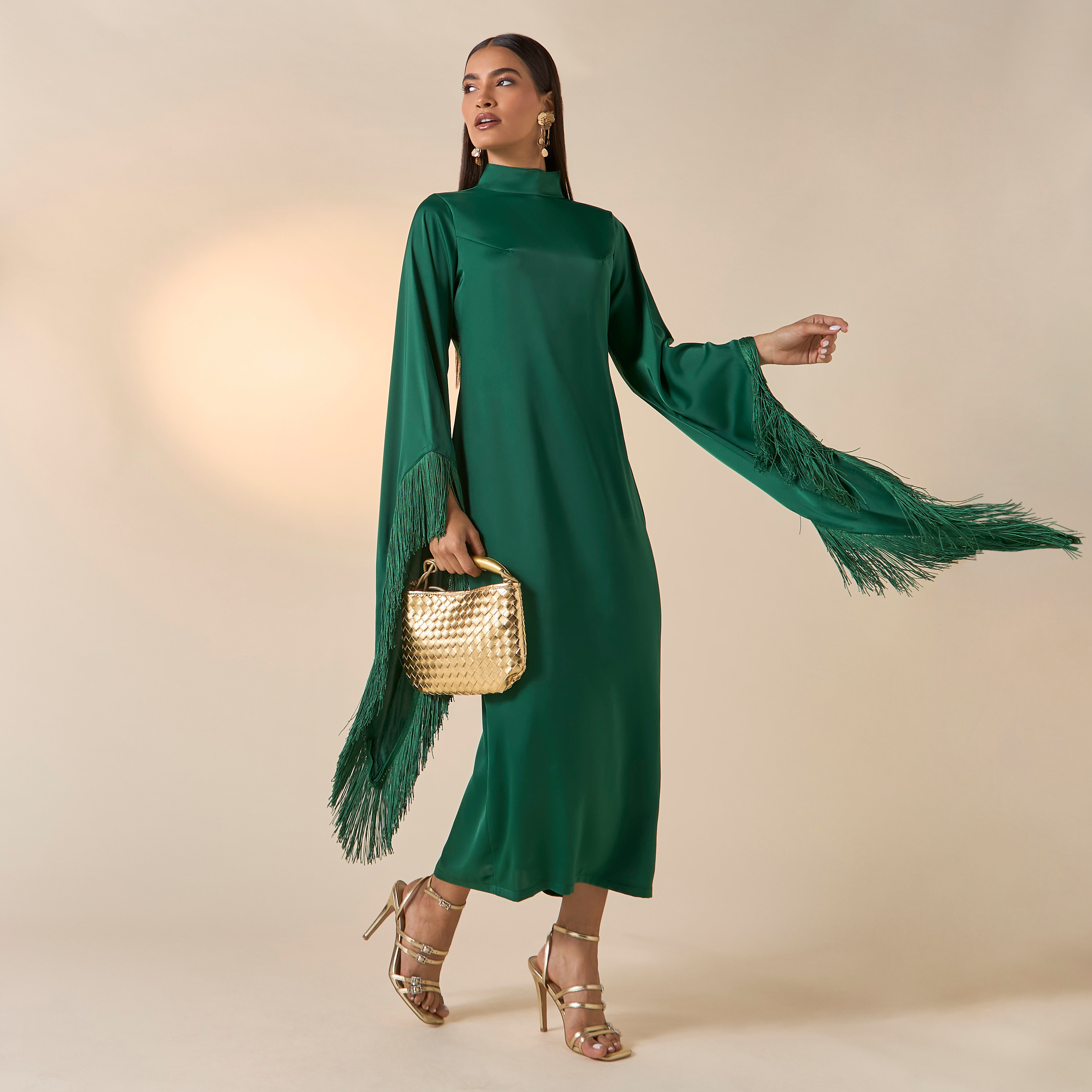 فستان سادة بياقة عالية وأكمام بتفاصيل شراشيب من فيور-women-clothing-dresses-image-7
