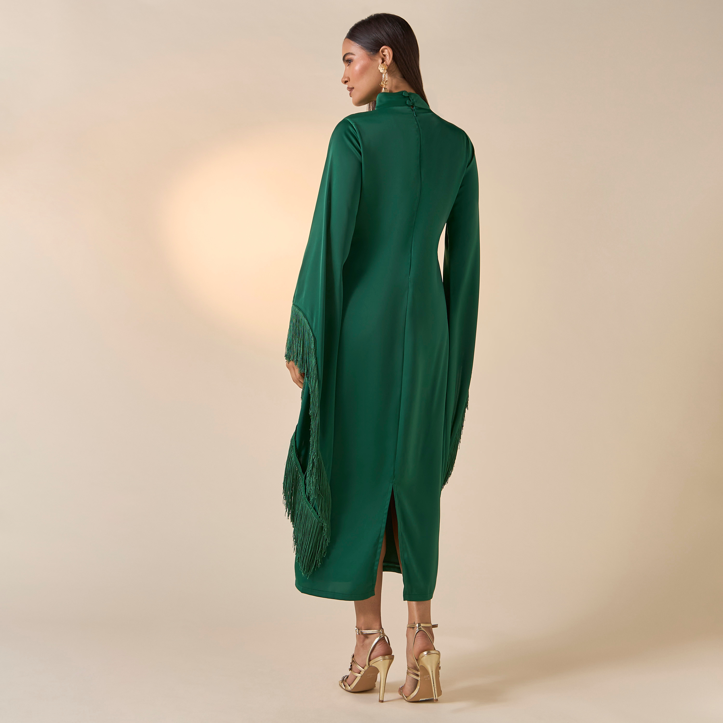 فستان سادة بياقة عالية وأكمام بتفاصيل شراشيب من فيور-women-clothing-dresses-image-8