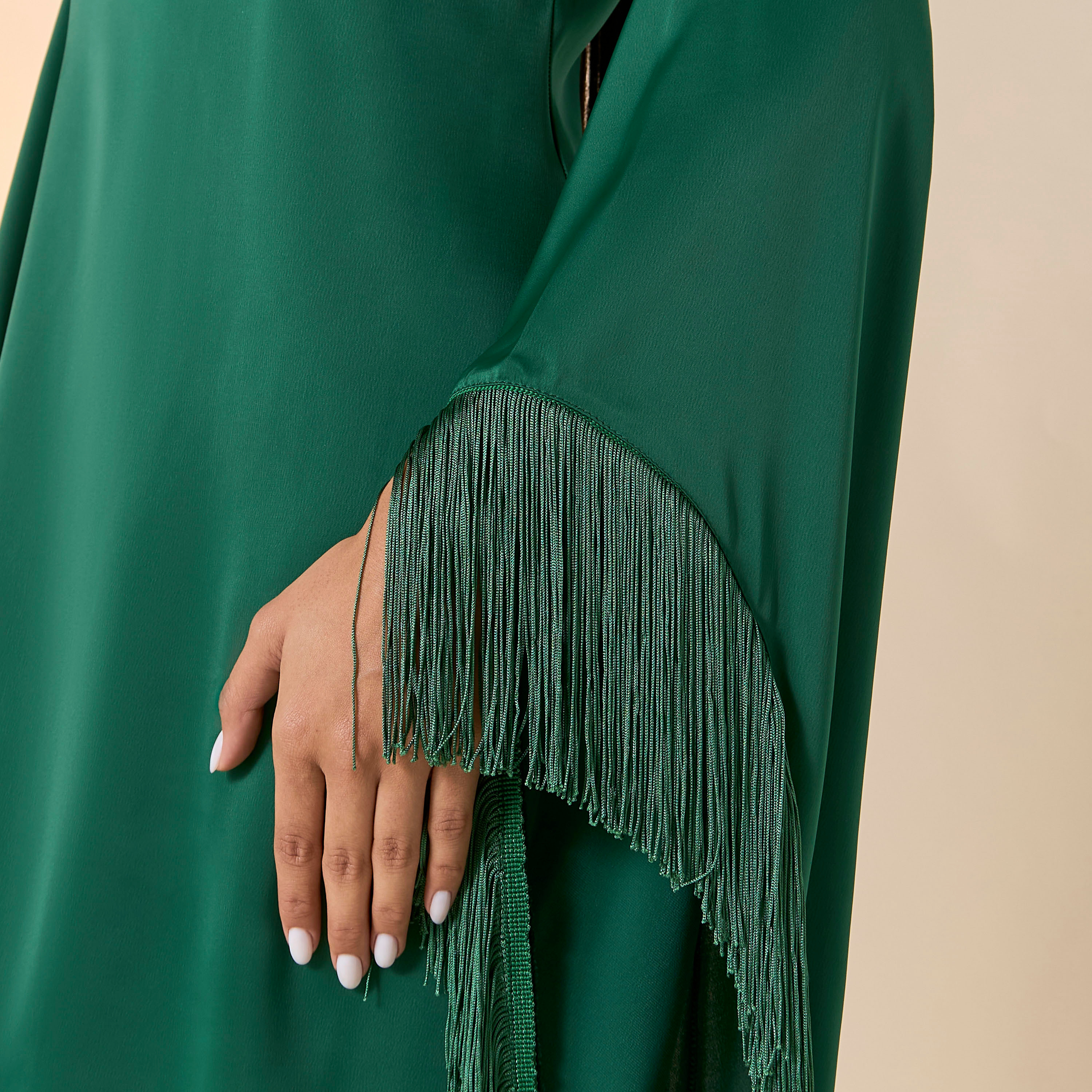 فستان سادة بياقة عالية وأكمام بتفاصيل شراشيب من فيور-women-clothing-dresses-image-10