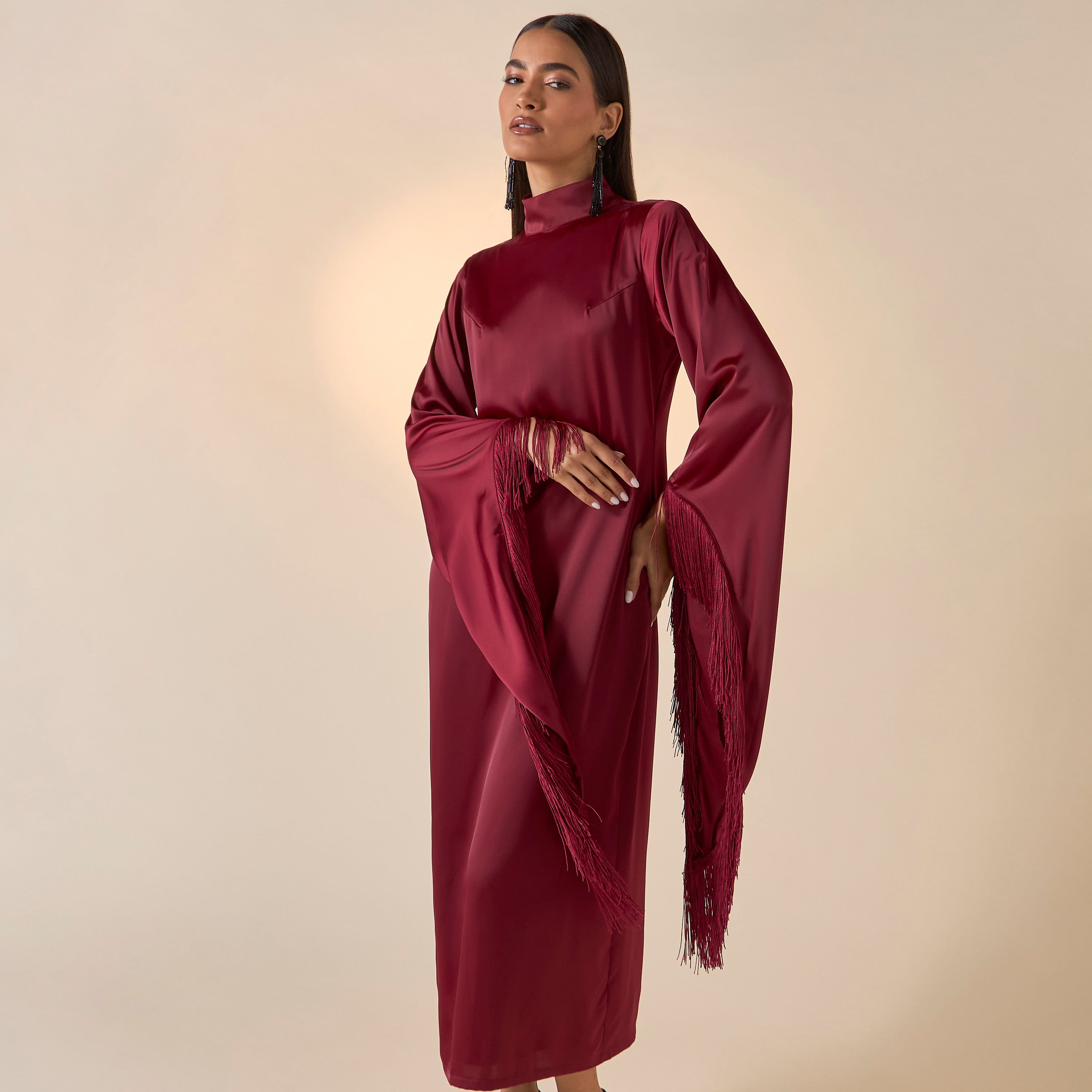 فستان سادة بياقة عالية وأكمام بتفاصيل شراشيب من فيور-women-clothing-dresses-image-12