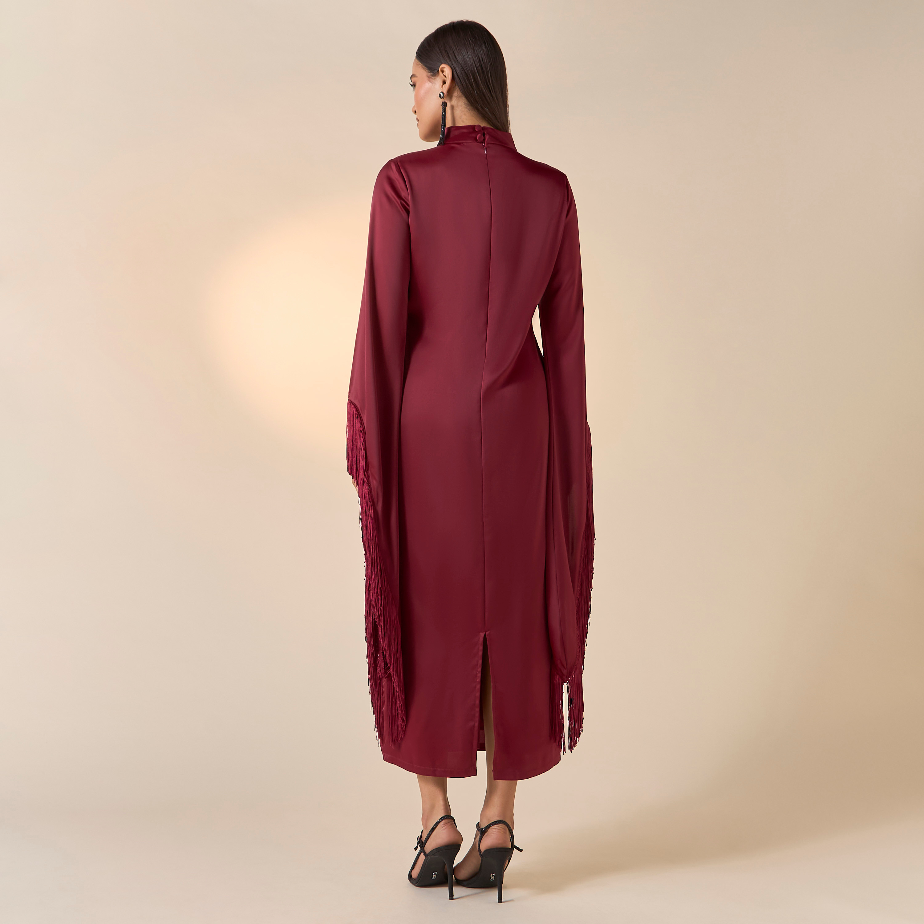 فستان سادة بياقة عالية وأكمام بتفاصيل شراشيب من فيور-women-clothing-dresses-image-13