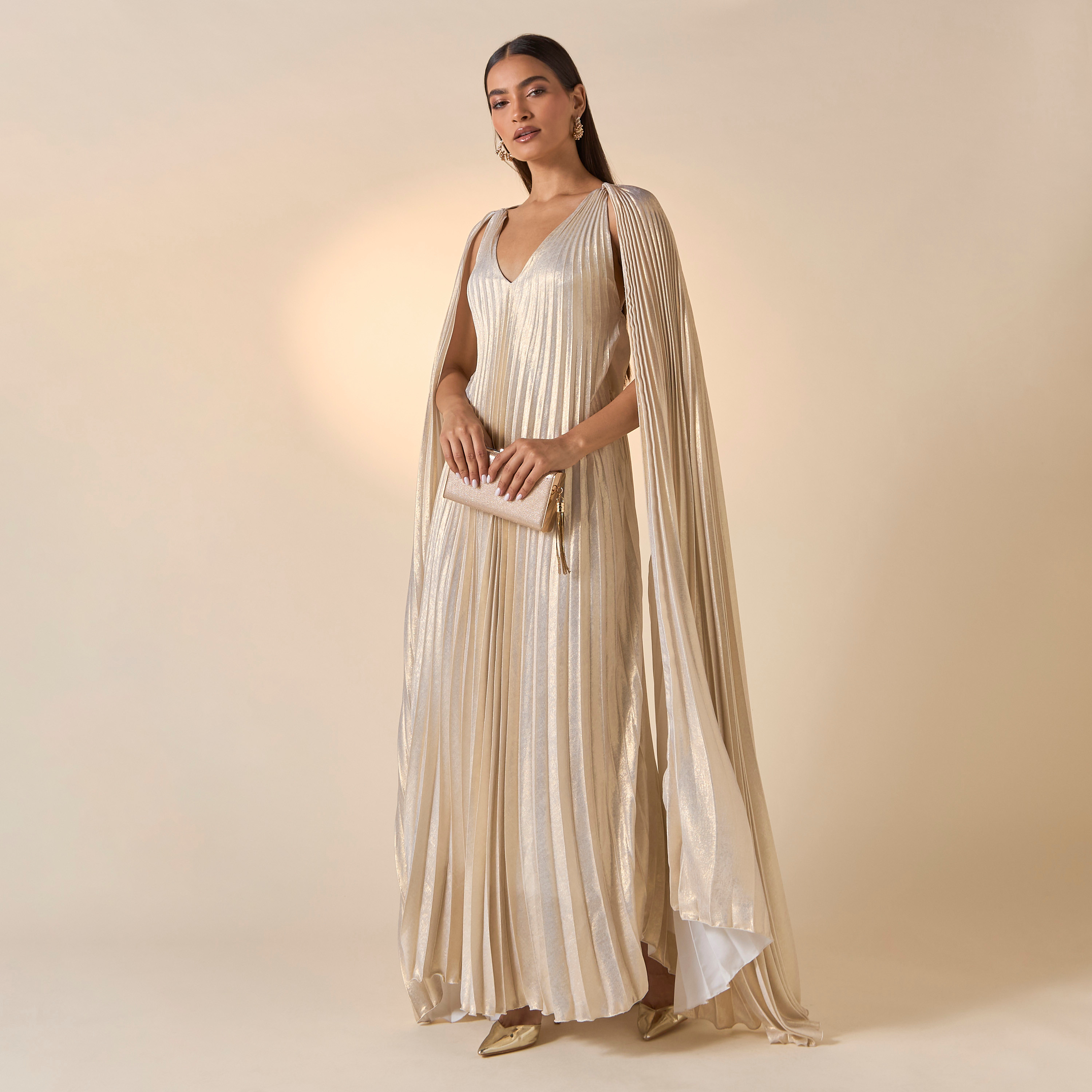 فستان بياقة V وأكمام كاب وكُسرات من فيور-women-clothing-dresses-image-2