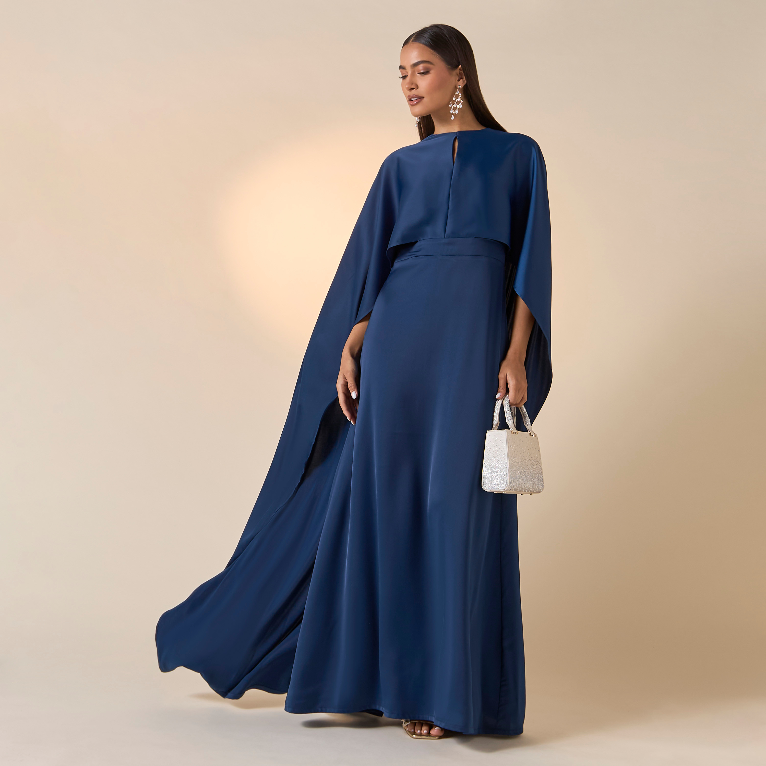 فستان سادة بياقة مستديرة وأكمام كاب من فيور-women-clothing-dresses-image-6