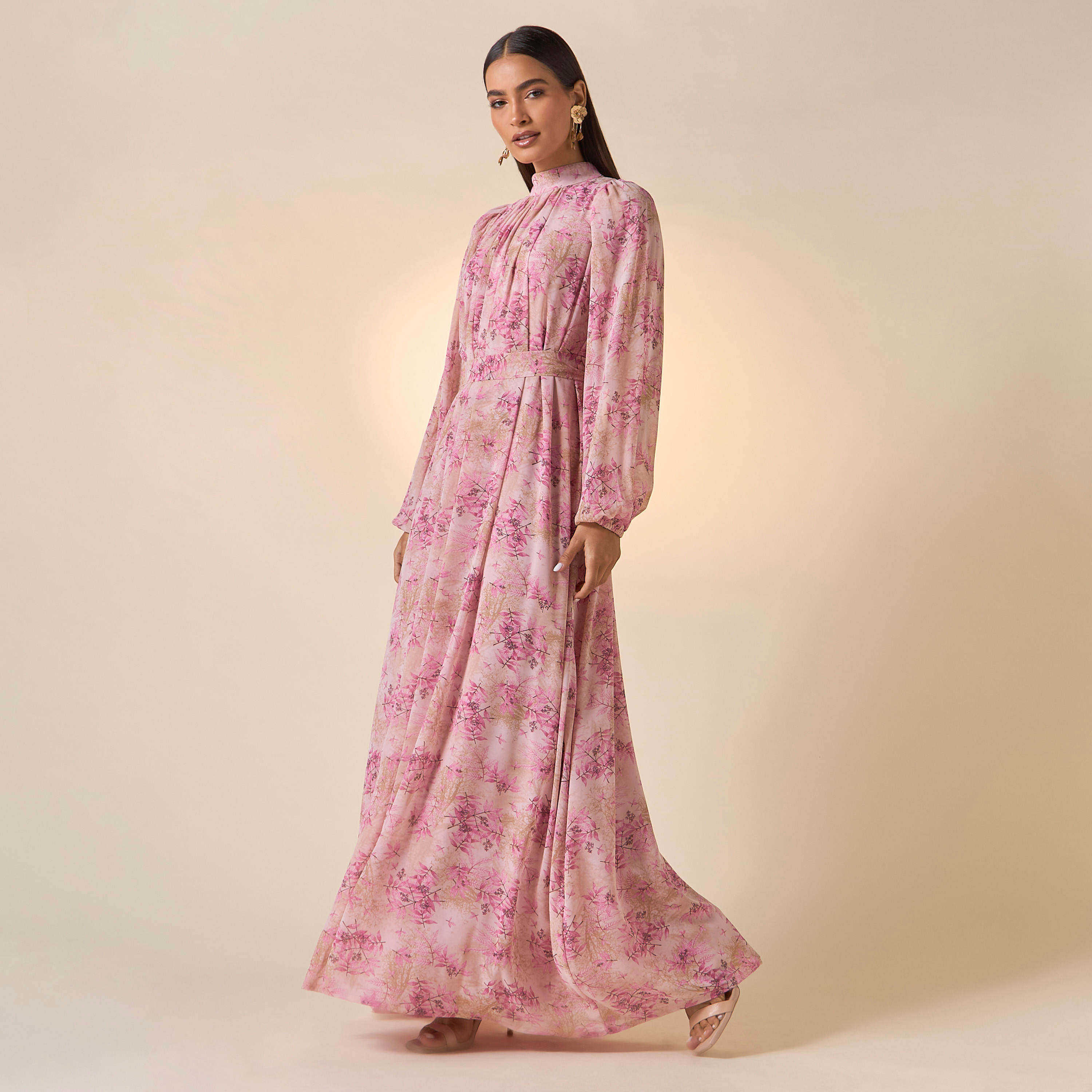 فستان بياقة عالية وأكمام منفوخة وحزام ربط وطبعات من فيور-women-clothing-dresses-image-2