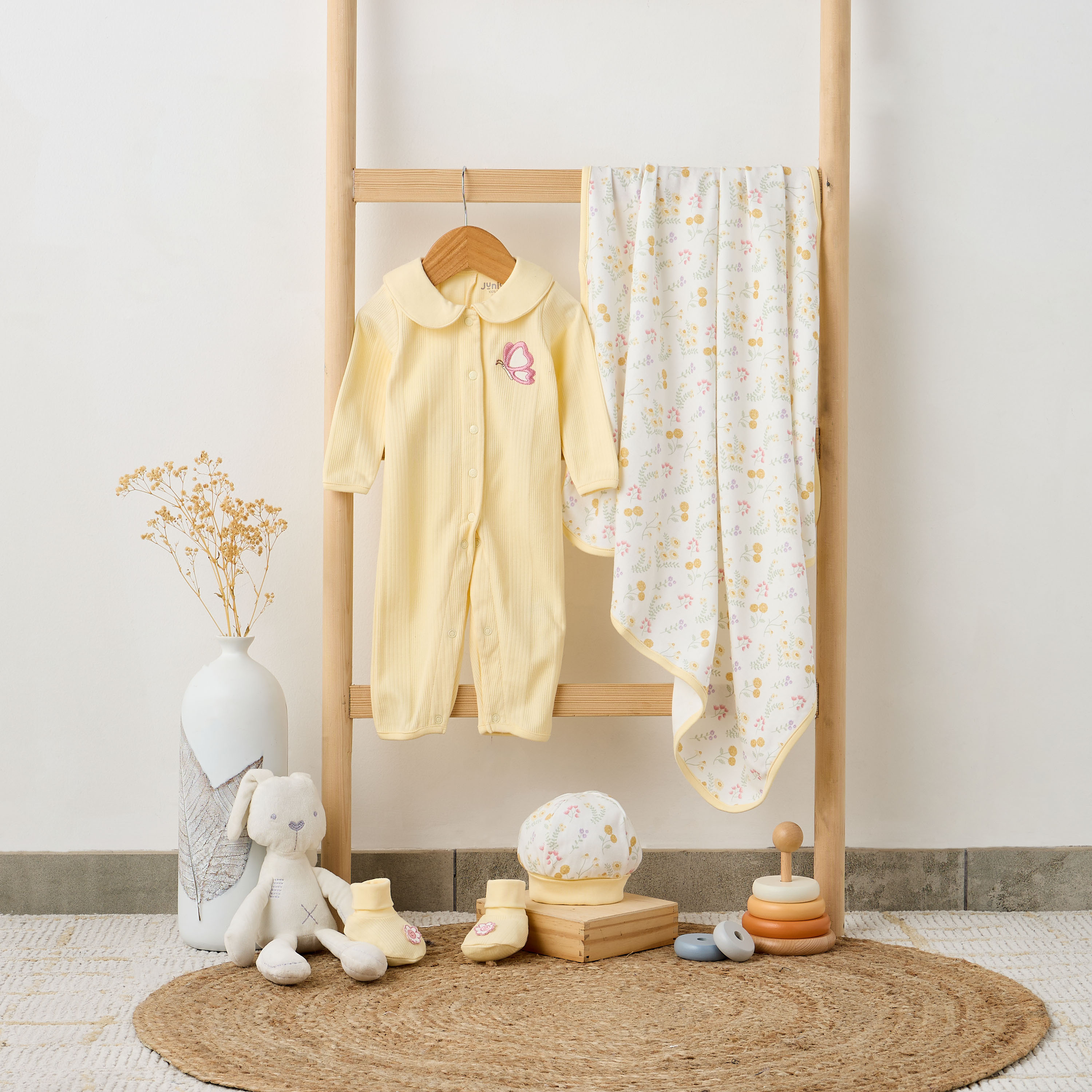 Juniors 5-Piece Girls Gift Set - Cotton - Sleepsuit, Blanket, Beanie, Hanger, Booties - Floral Print-baby-girls-clothing-setsandcoords-image-10