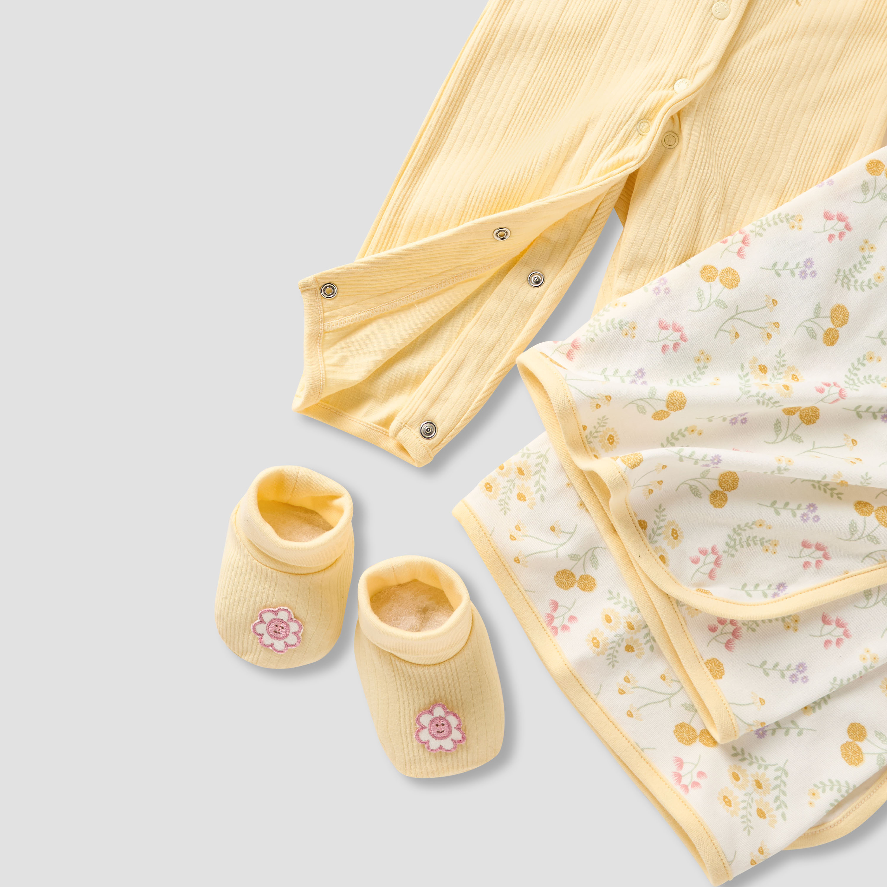 Juniors 5-Piece Girls Gift Set - Cotton - Sleepsuit, Blanket, Beanie, Hanger, Booties - Floral Print-baby-girls-clothing-setsandcoords-image-9