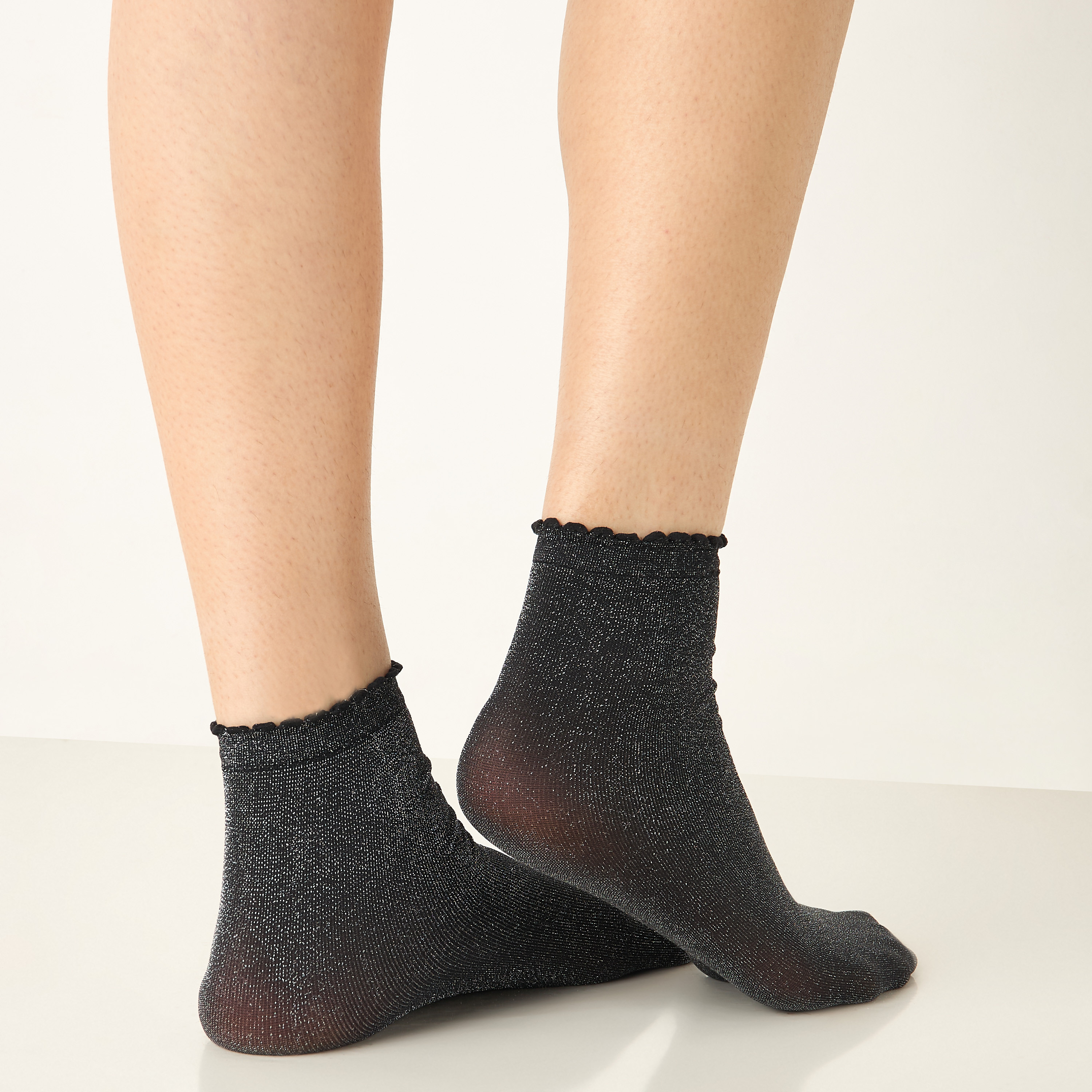 جوارب بارزة الملمس بطول الكاحل من سيليست-women-socksandstockings-image-4