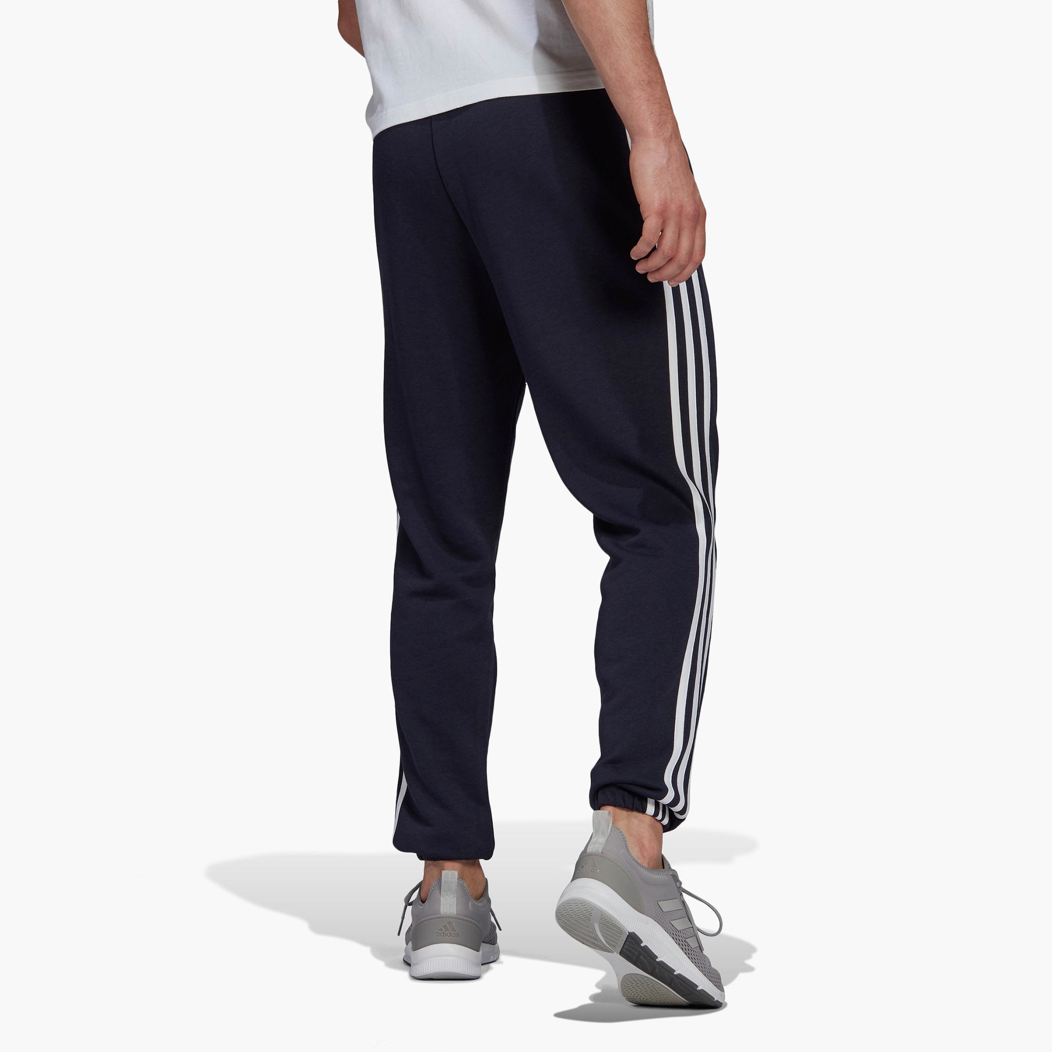 بنطلون اديداس إم 3 إس فت تي بت للرجال مع 3 خطوط-men-clothing-sportswearandactivewear-bottoms-image-2