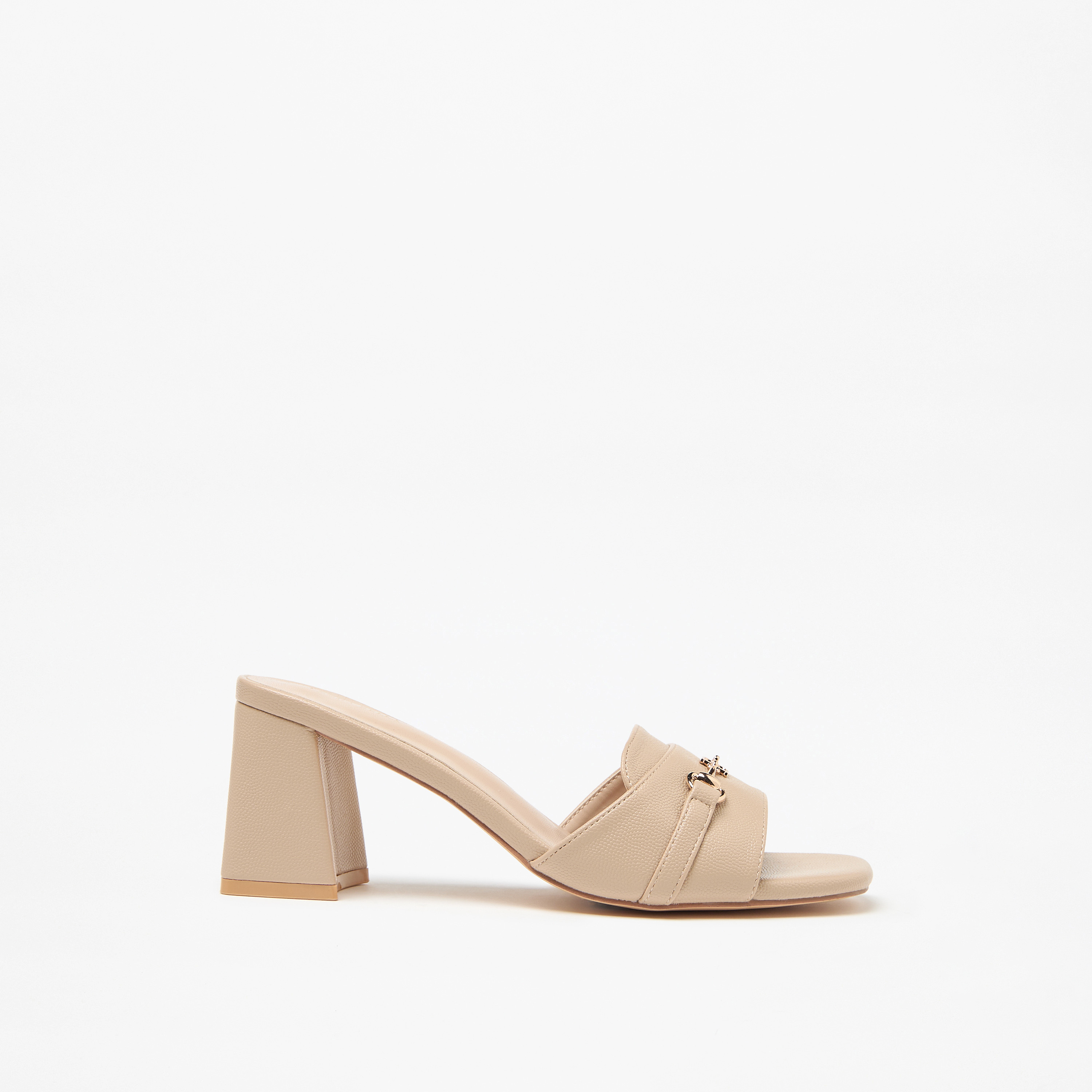 صندل سهل الارتداء بارز الملمس بكعب سميك وإبزيم مزيّن من فلورا بيلا-women-shoes-sandals-heeled-image-3