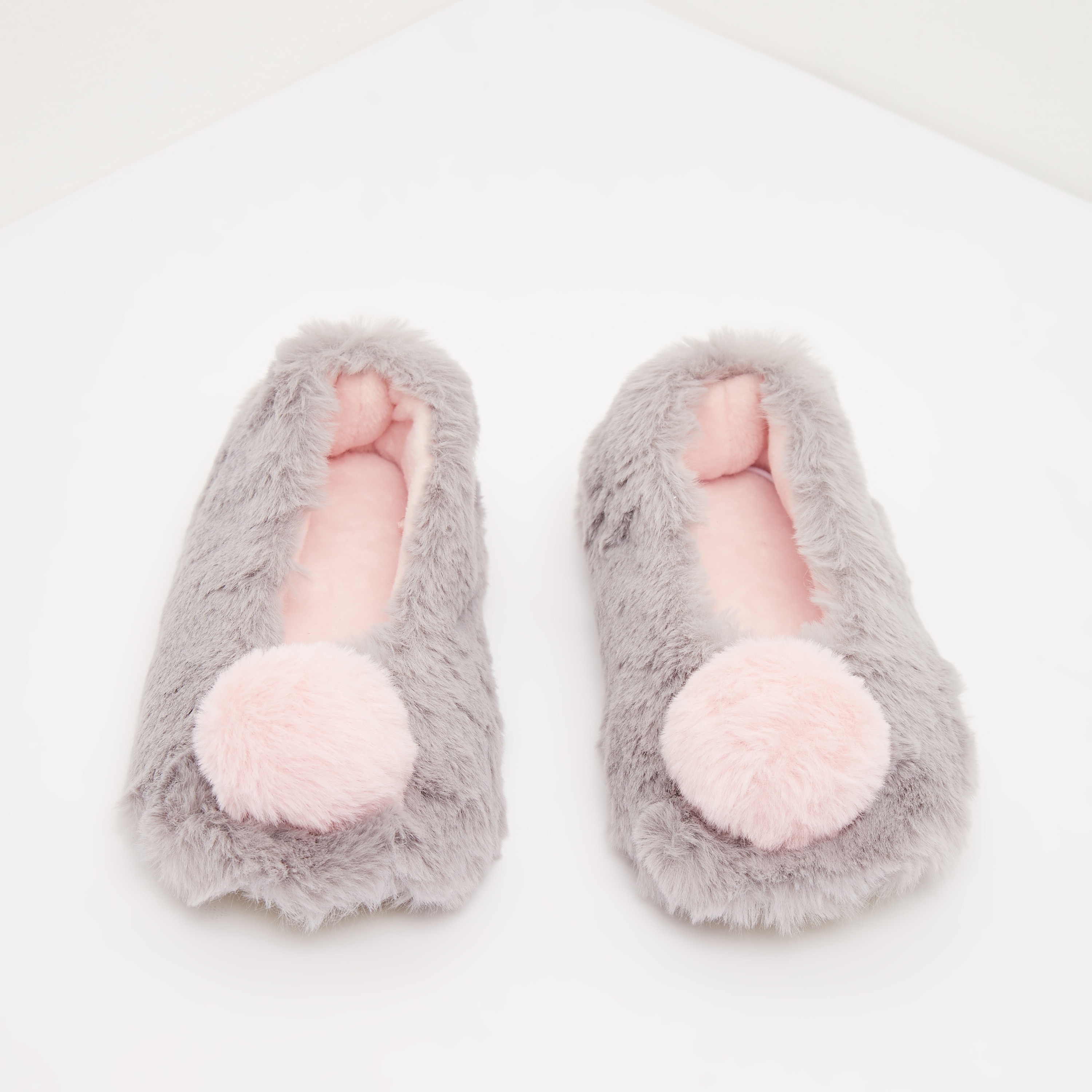 Pom pom bedroom discount slippers