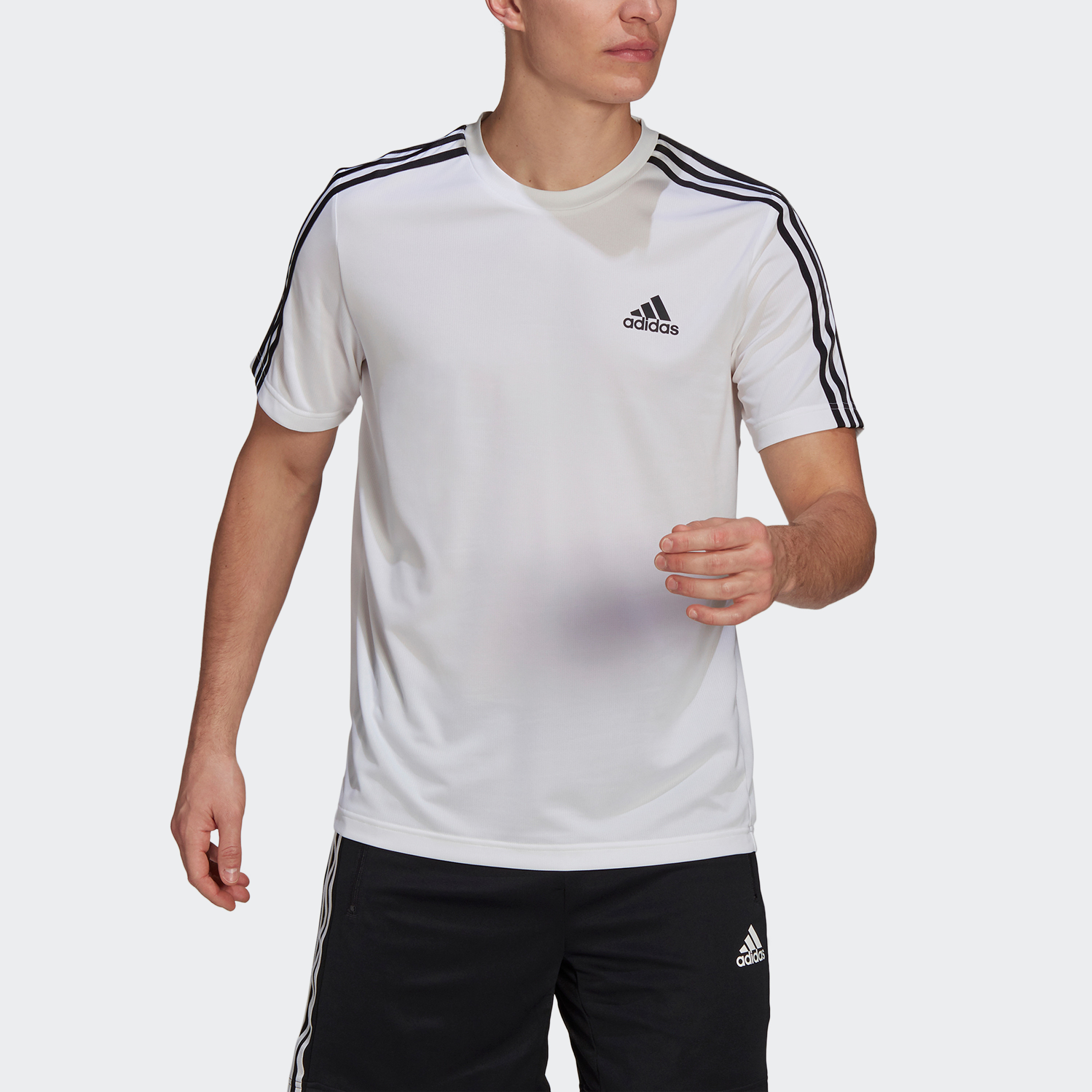 تي شيرت اديداس ام تي للرجال بثلاثة خطوط-men-clothing-sportswearandactivewear-tshirtsandpolos-image-5