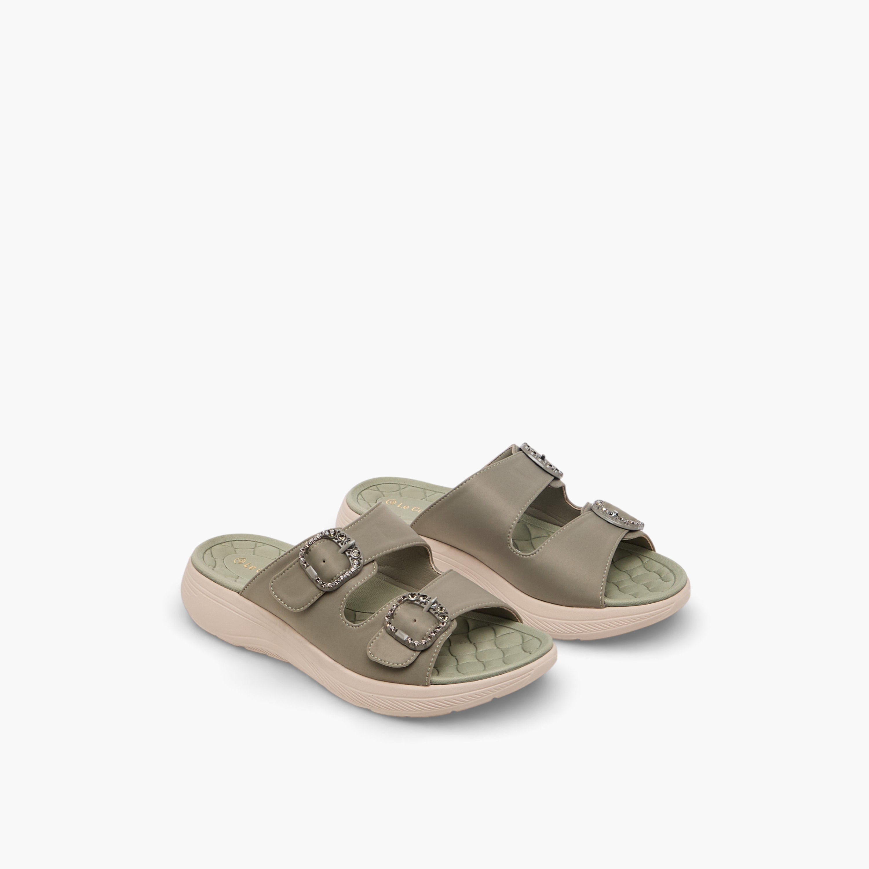 شبشب مريح مزين بإبزيم للنساء من لو كونفورت-women-shoes-sandals-heeled-image-6