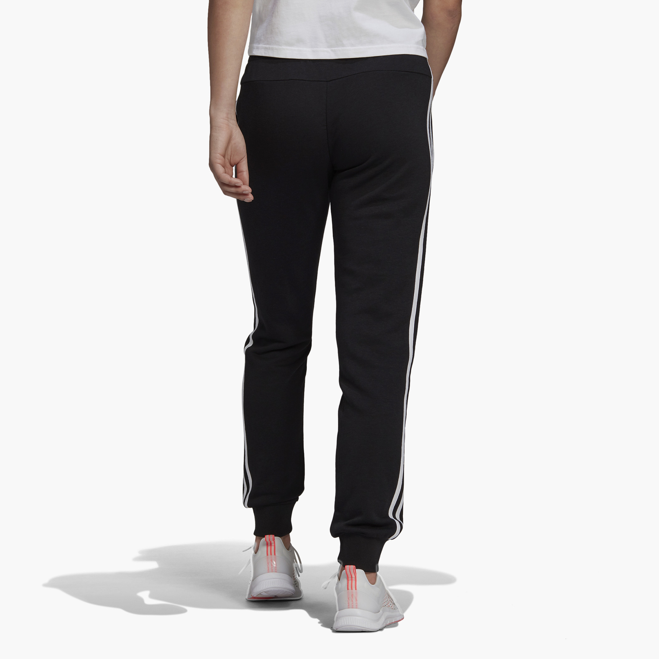 بنطلون اديداس نسائي مع 3 خطوط من دبليو 3 إس إف تي سي بت-women-clothing-bottoms-joggers-image-2