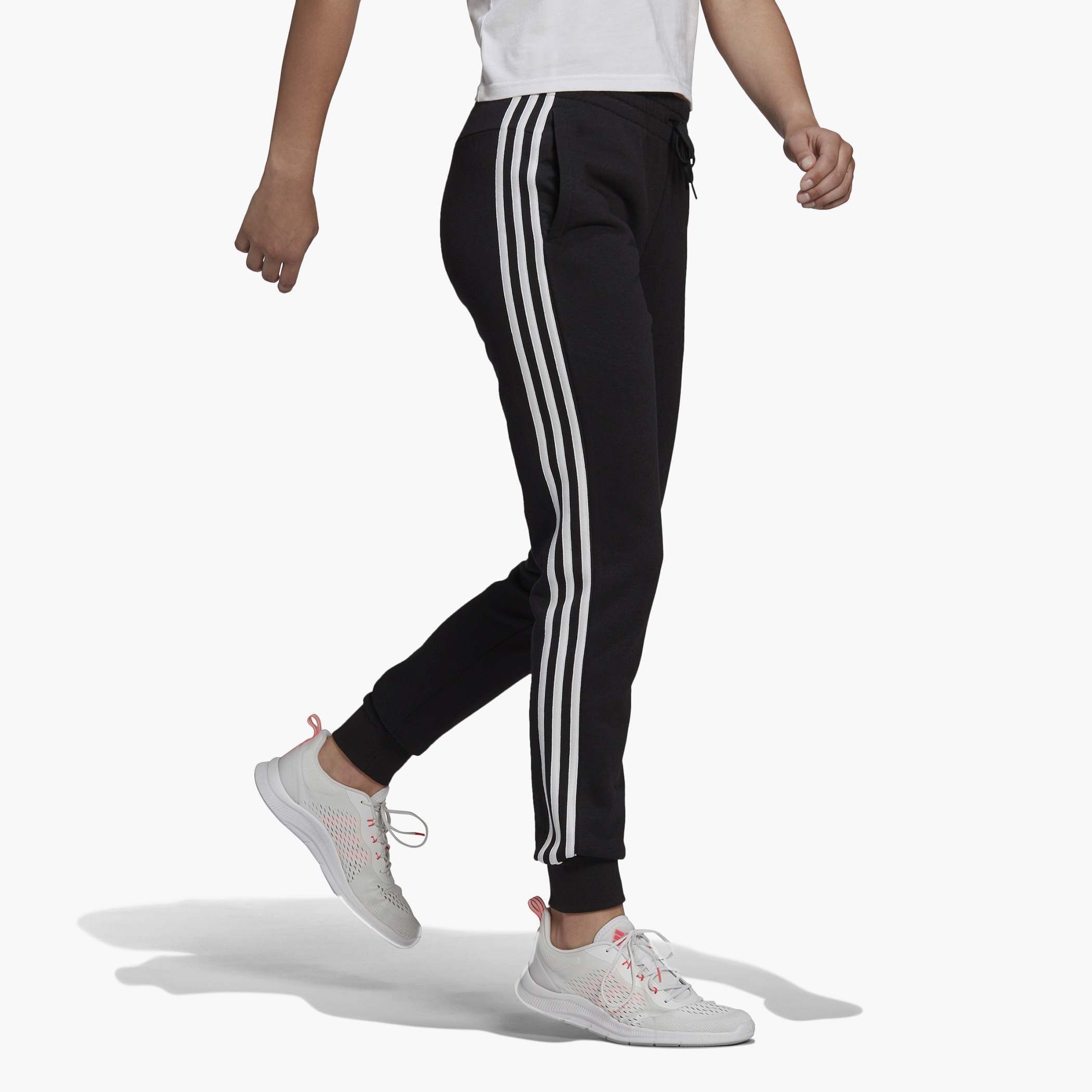 بنطلون اديداس نسائي مع 3 خطوط من دبليو 3 إس إف تي سي بت-women-clothing-bottoms-joggers-image-3