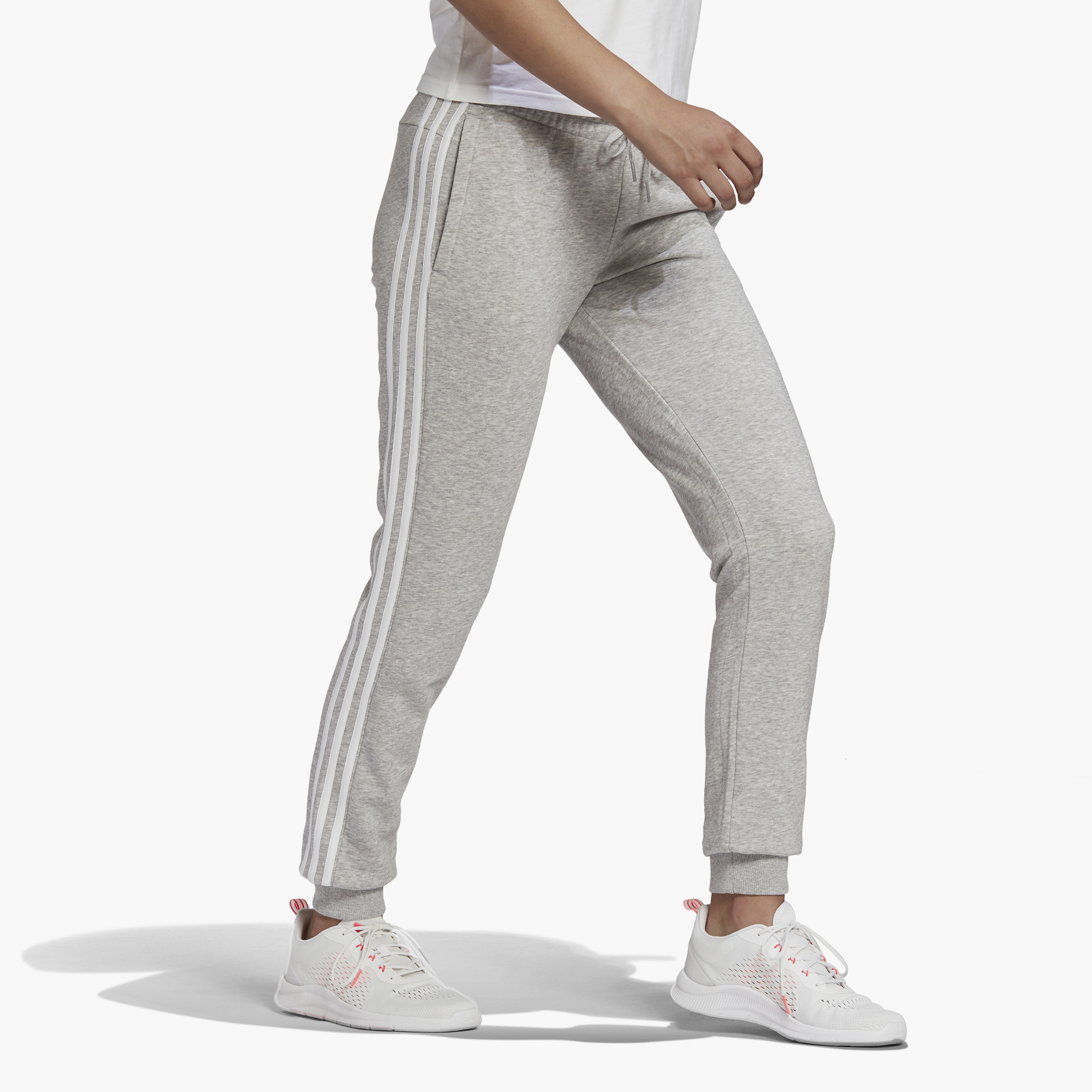 بنطلون اديداس نسائي مع 3 خطوط من دبليو 3 إس إف تي سي بت-women-clothing-bottoms-joggers-image-1