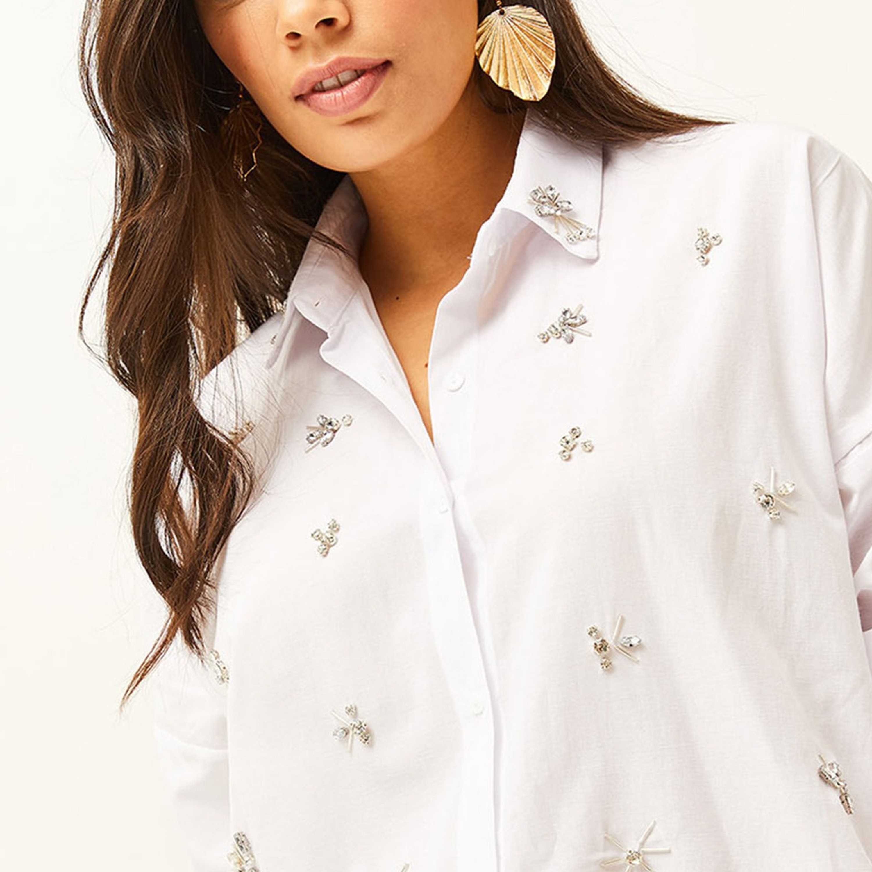 قميص نسائي أبيض بأكمام منسدلة وياقة كريستالية من أولالوك-women-clothing-shirtsandblouses-shirts-image-4