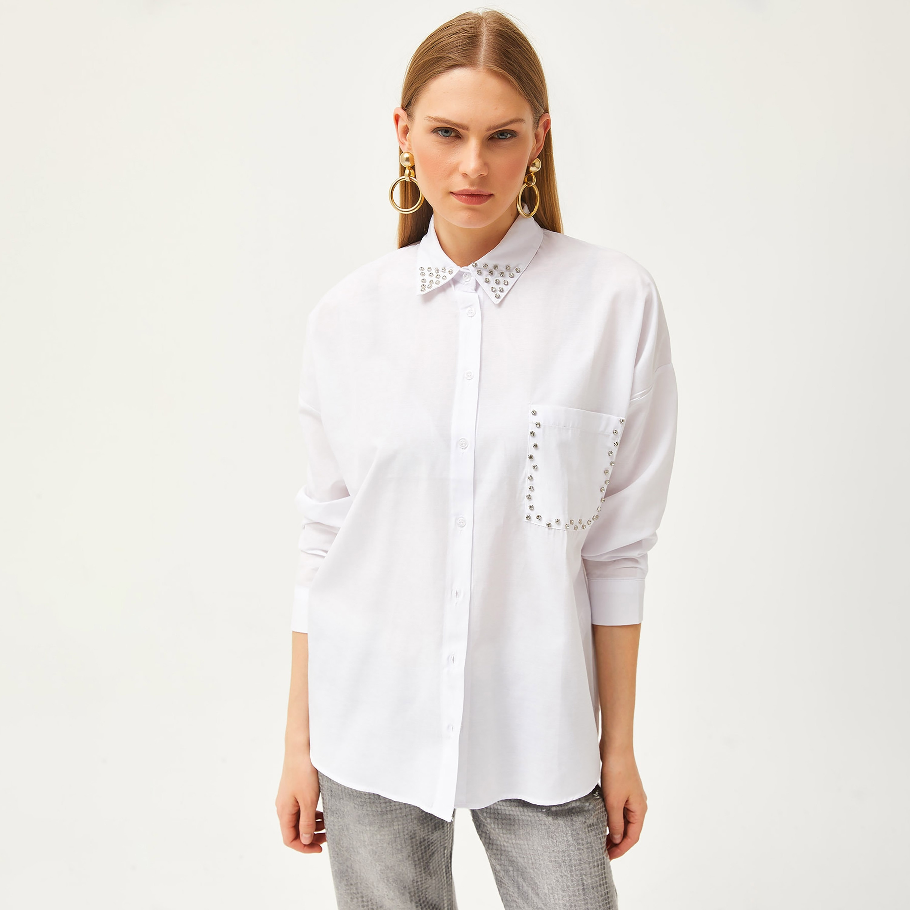 قميص نسائي أبيض بياقة مرصعة وأكمام منسدلة من أولالوك-women-clothing-shirtsandblouses-shirts-image-1