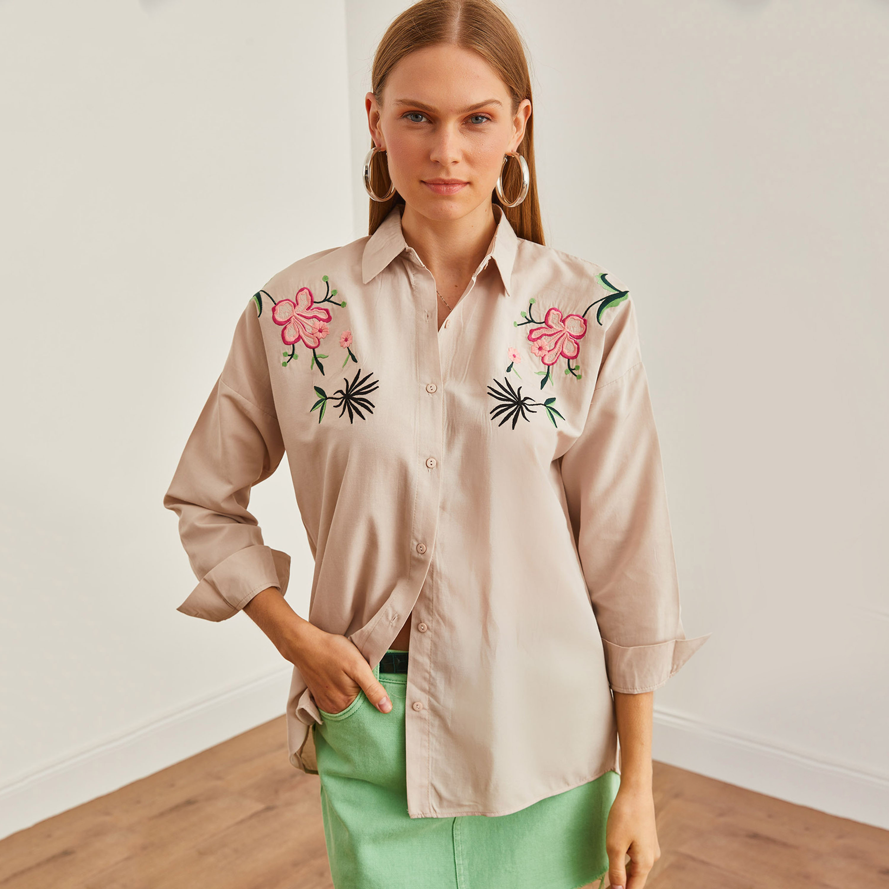 قميص نسائي مطرز بالزهور، بأكمام منسدلة، بيج من أولالوك-women-clothing-shirtsandblouses-shirts-image-1