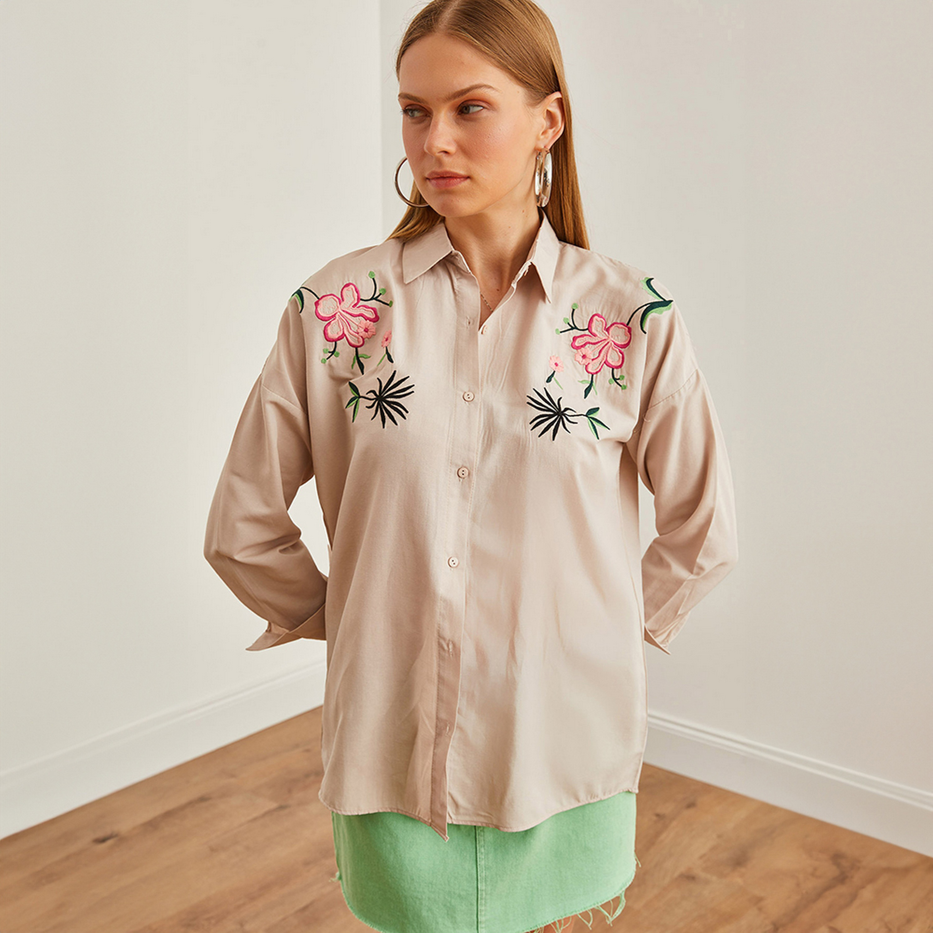 قميص نسائي مطرز بالزهور، بأكمام منسدلة، بيج من أولالوك-women-clothing-shirtsandblouses-shirts-image-2
