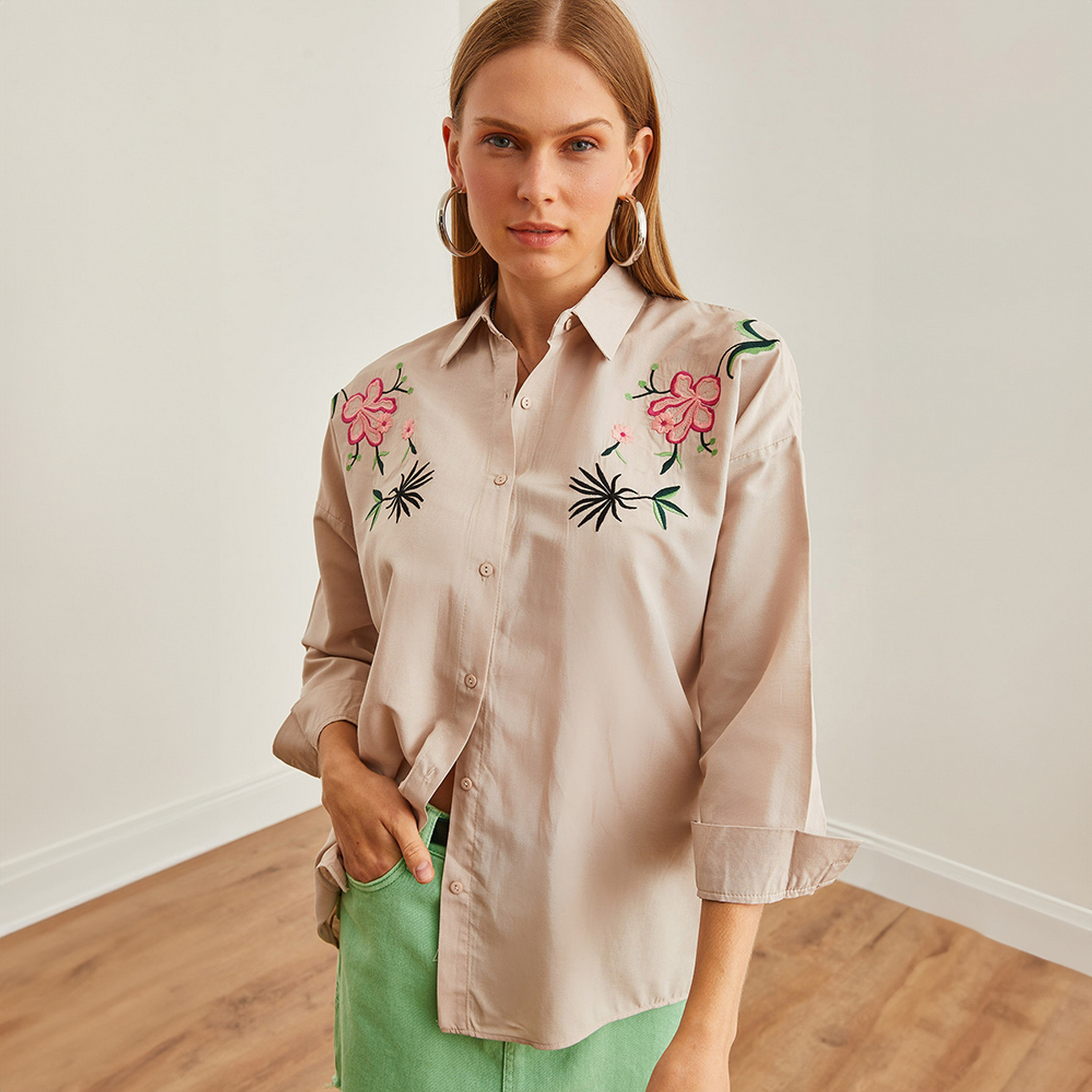 قميص نسائي مطرز بالزهور، بأكمام منسدلة، بيج من أولالوك-women-clothing-shirtsandblouses-shirts-image-4