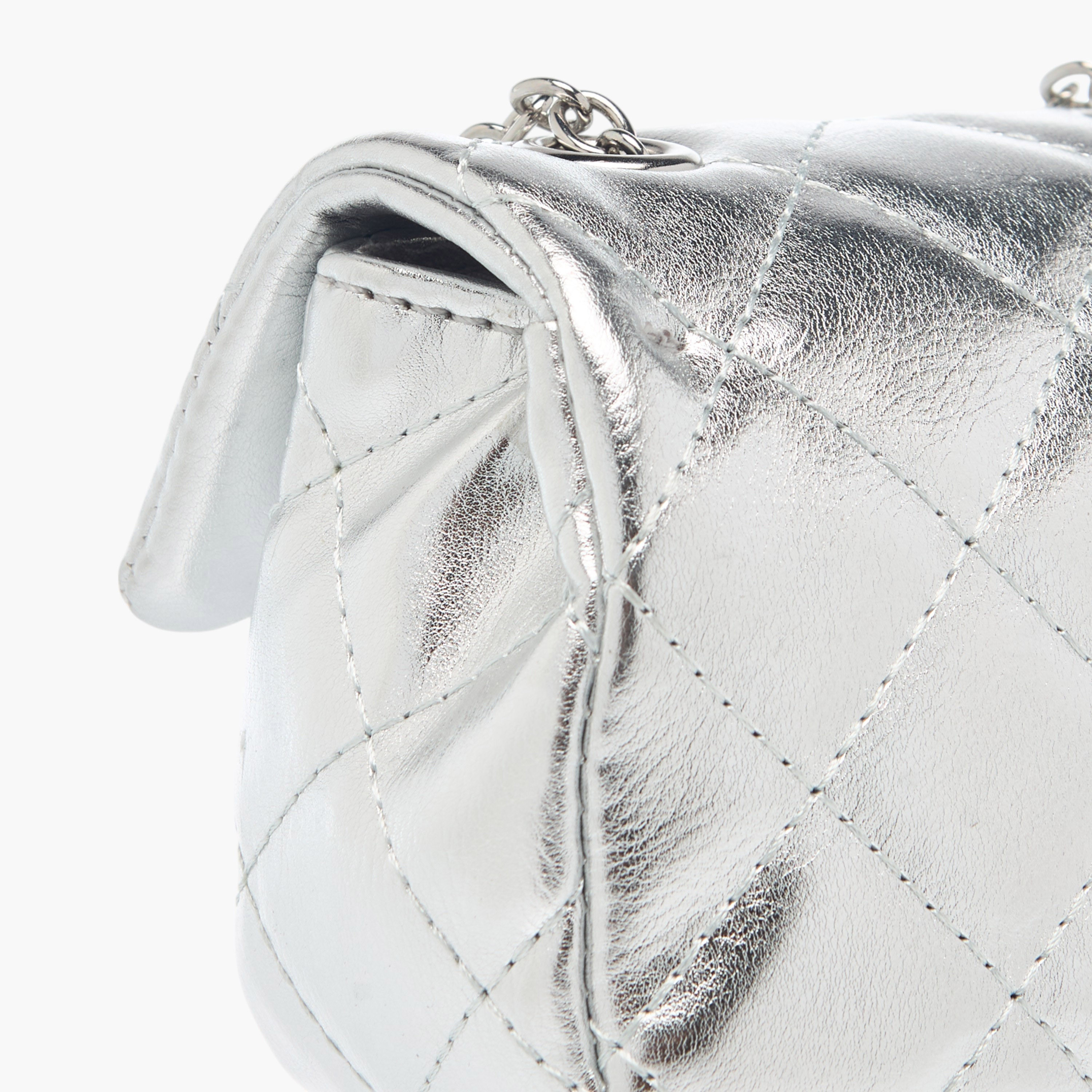 شنطة كروس بودي مبطنة بحزام سلسلة وزر إغلاق من فلورا بيلا-girls-accessories-bags-image-12