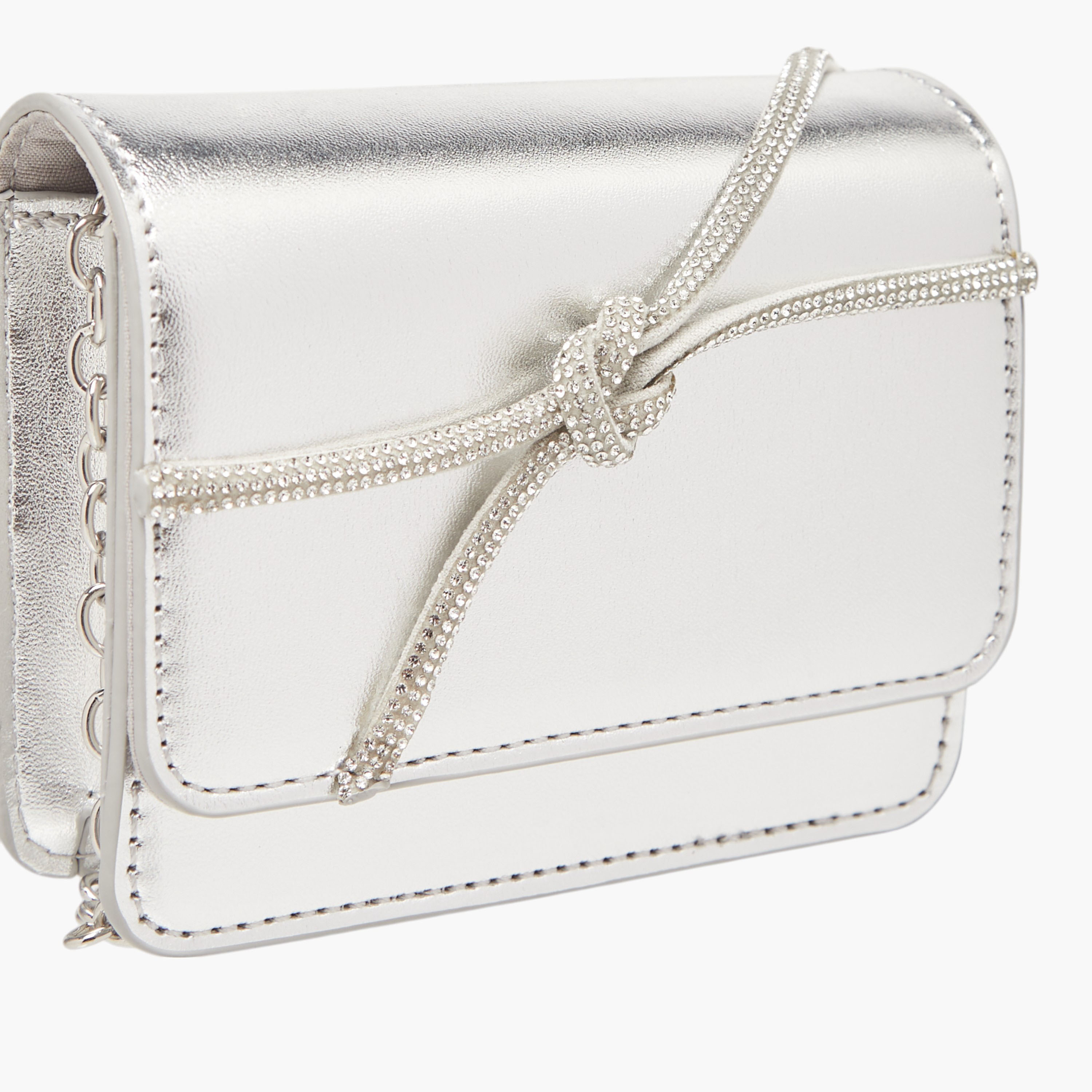 شنطة كروس بودي مزينة بحزام سلسلة وزر إغلاق من فلورا بيلا-girls-accessories-bags-image-4