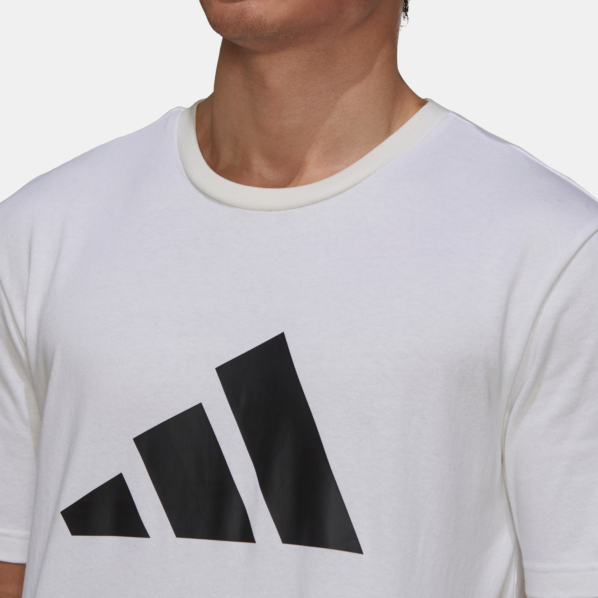 【adidas】Sportswear Future Short ラージ ロゴ Tシャツ ♪ adidas】Sportswear Future Short ラージ ロゴ Tシャツ